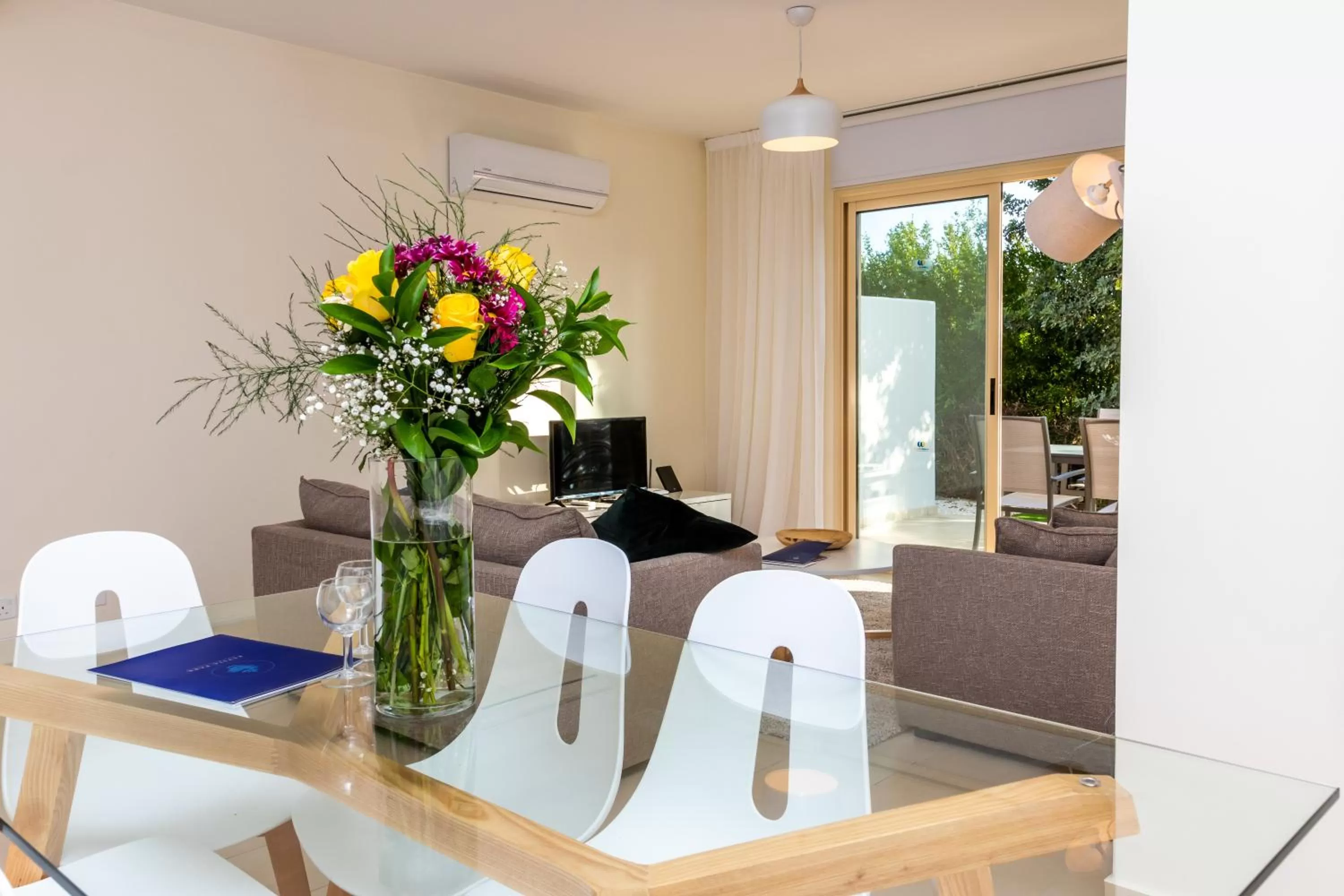 Living room in Elysia Park