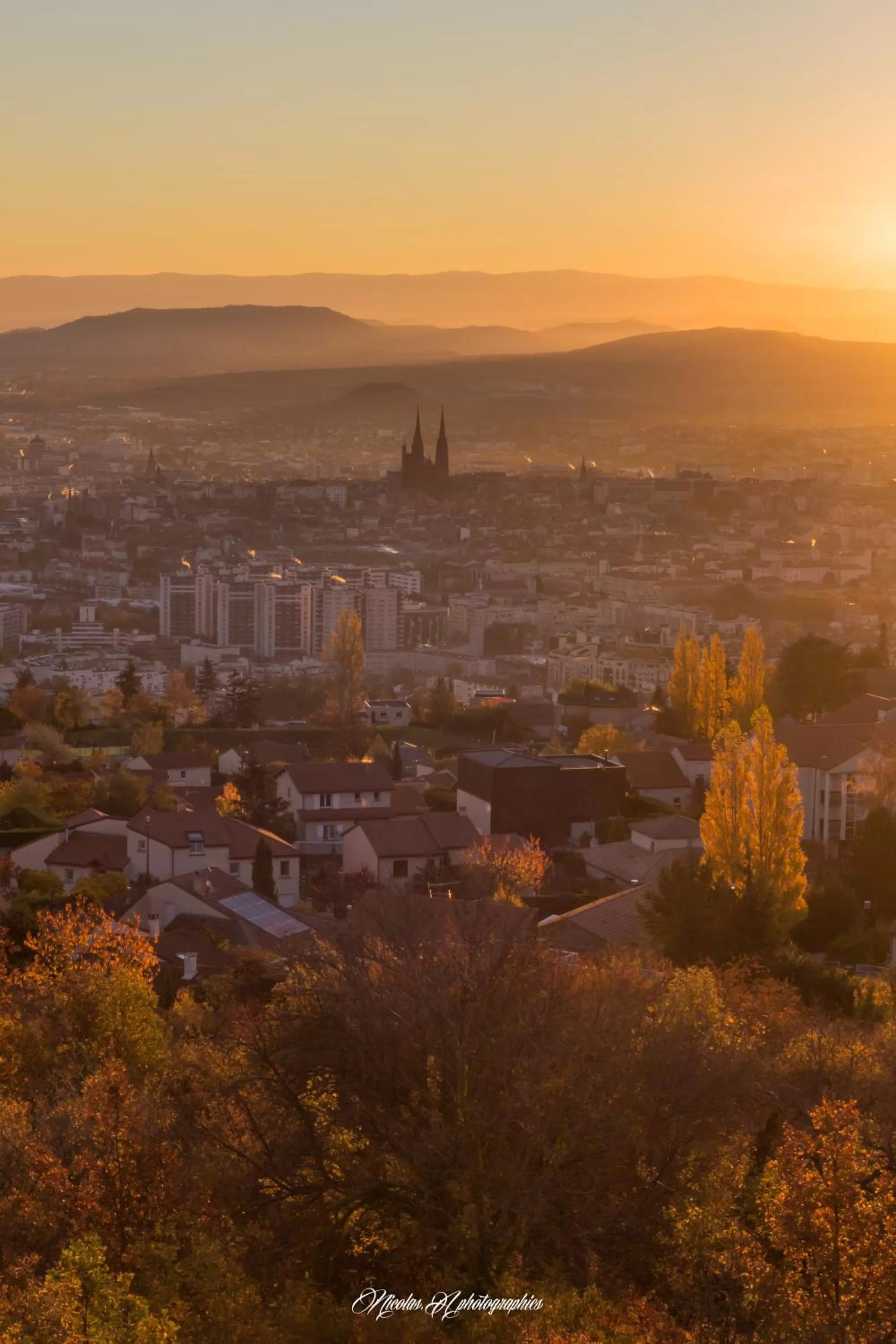 Natural landscape in Novotel Suites Clermont Ferrand Polydome