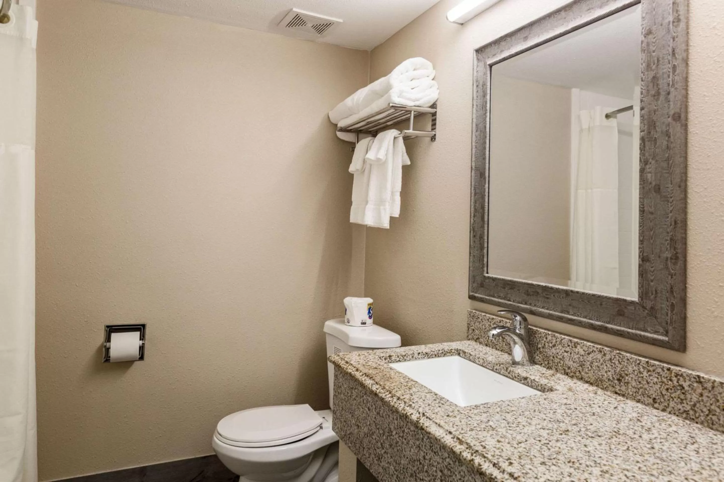 Bathroom in Fairmount Inn & Suites - Stroudsburg, Poconos