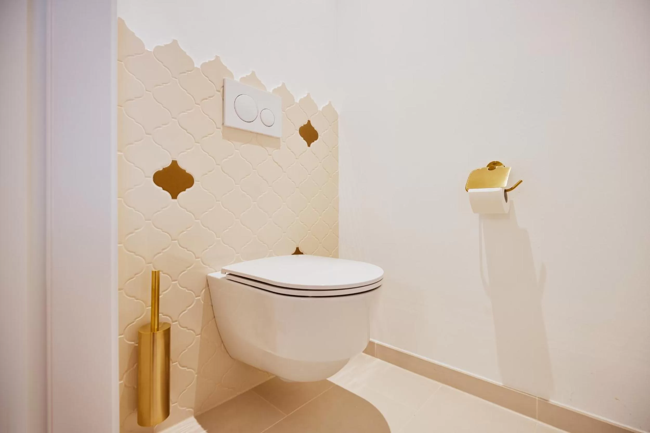 Toilet in Boutiquehotel Zum Goldenen Hirschen