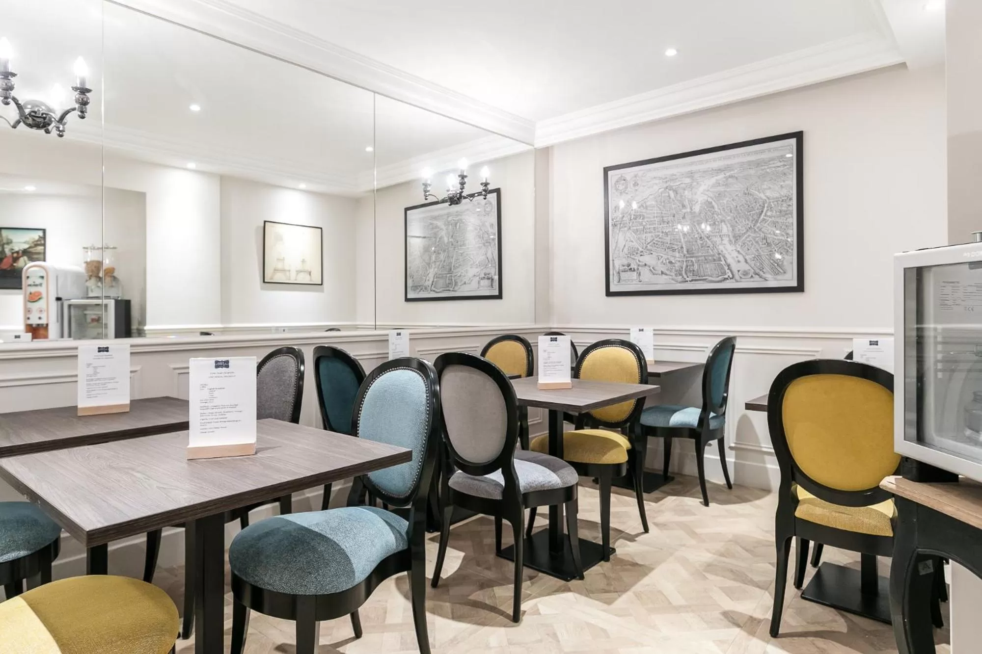 Dining area in Hotel Saint Christophe