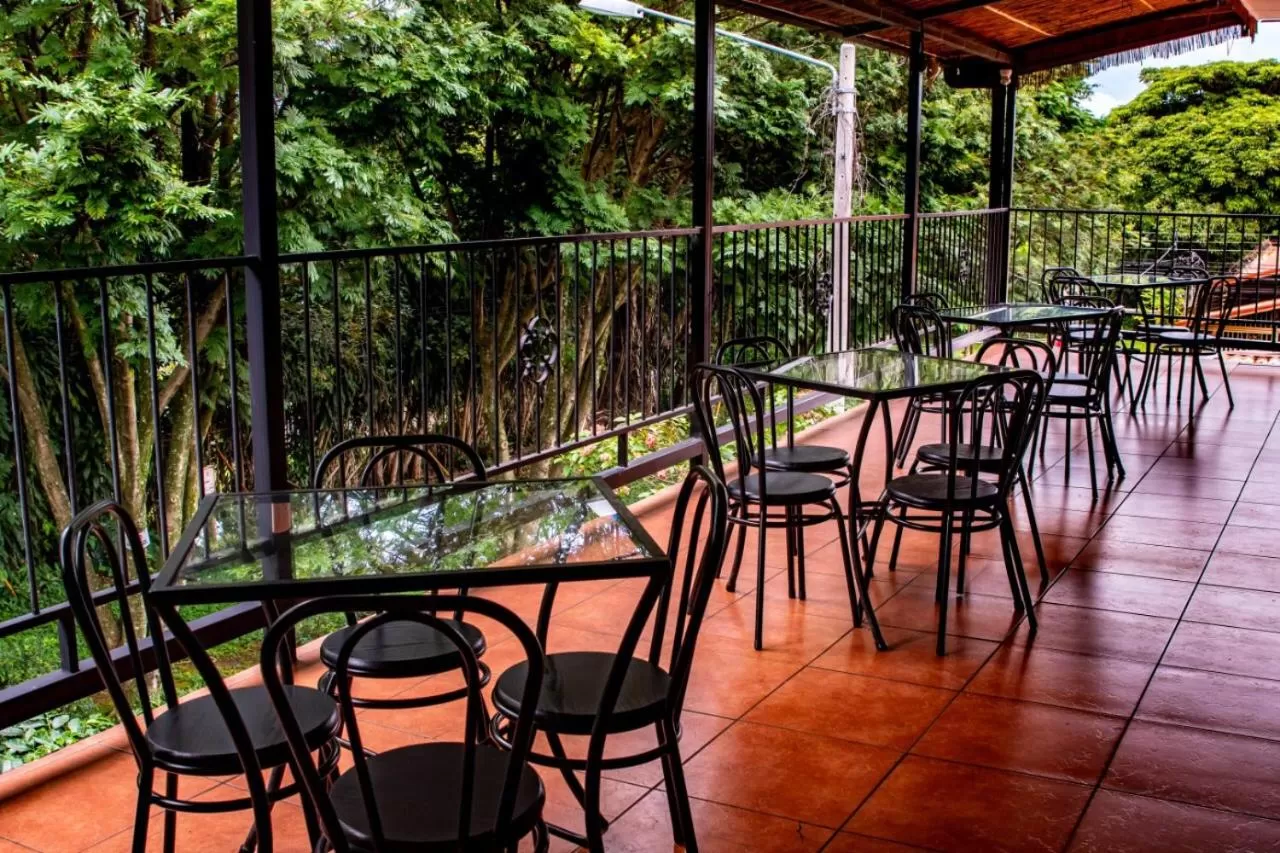 Balcony/Terrace in Melrost Airport Bed & Breakfast