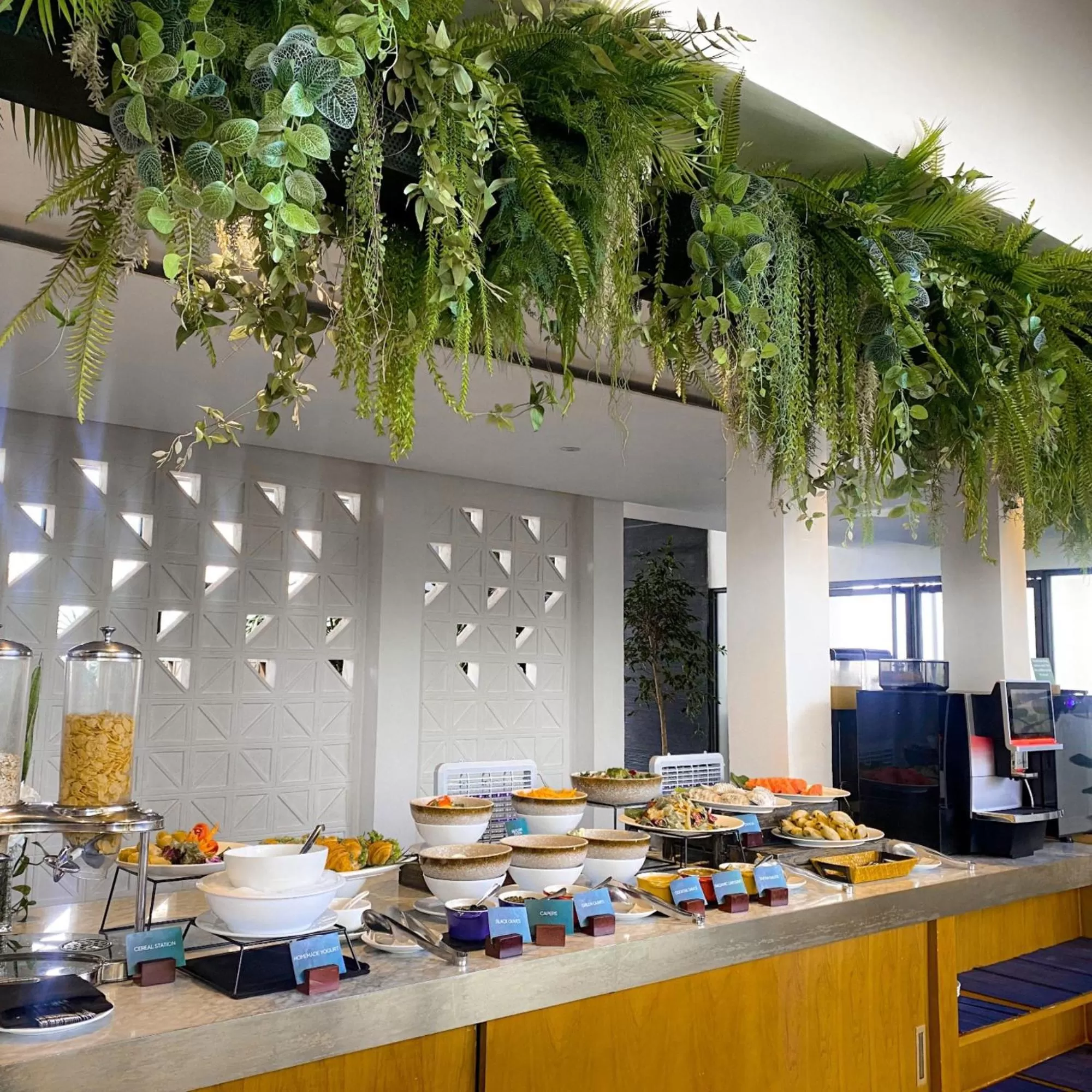 Restaurant/places to eat in Baitong Hotel & Resort Phnom Penh