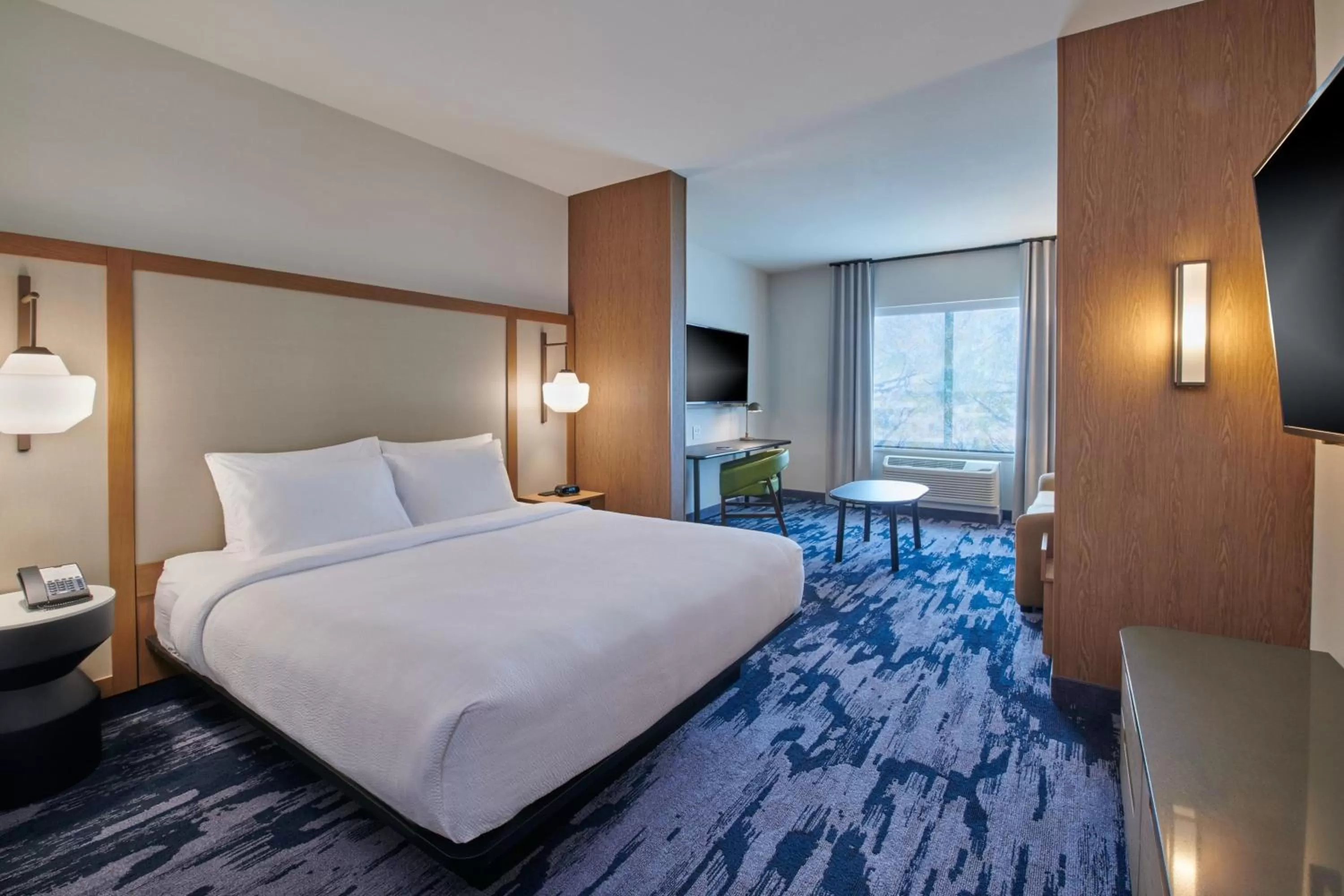 Bedroom, Bed in Fairfield Inn & Suites by Marriott Chicago O'Hare