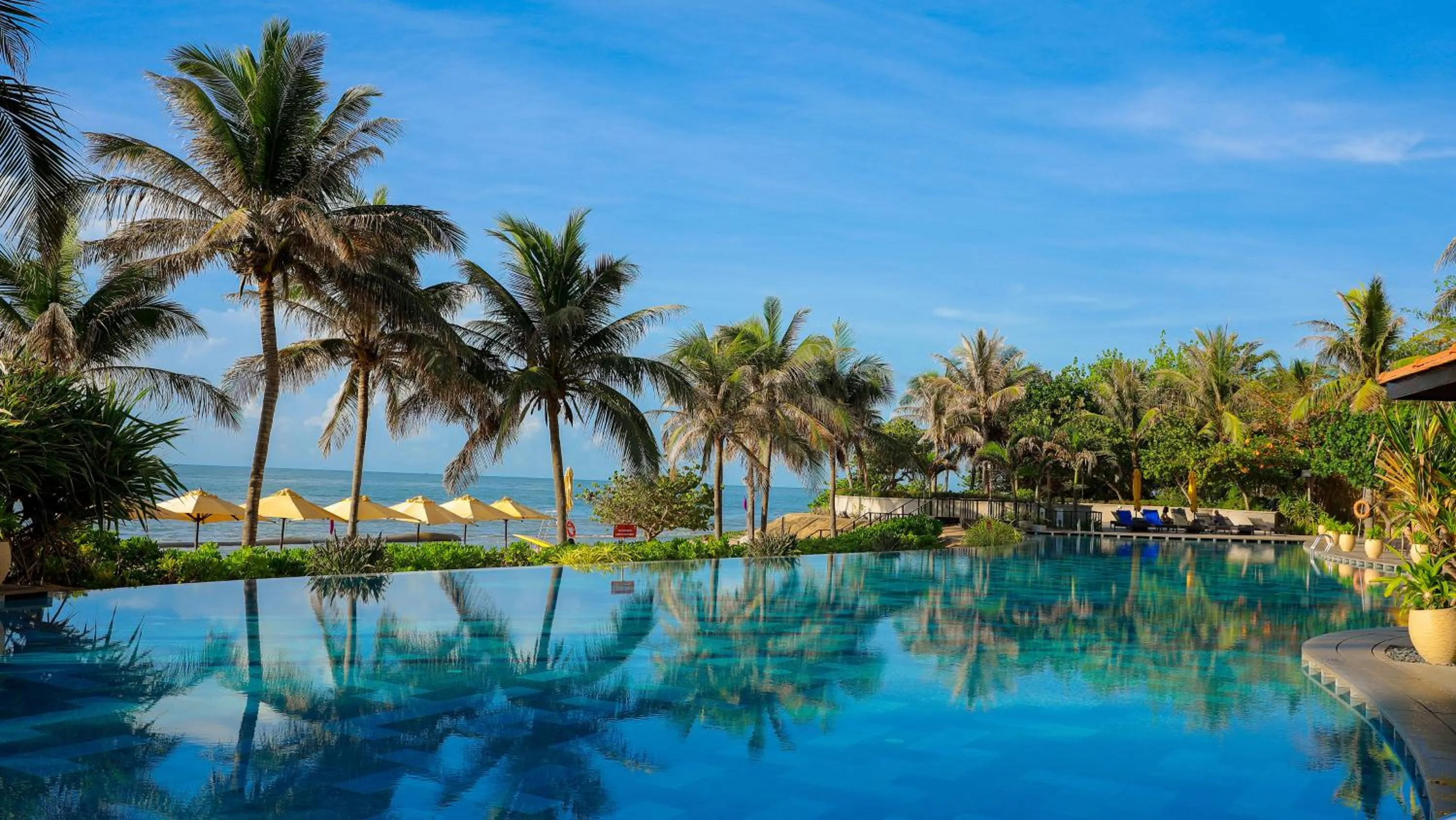 Swimming pool in InterContinental Grand Ho Tram