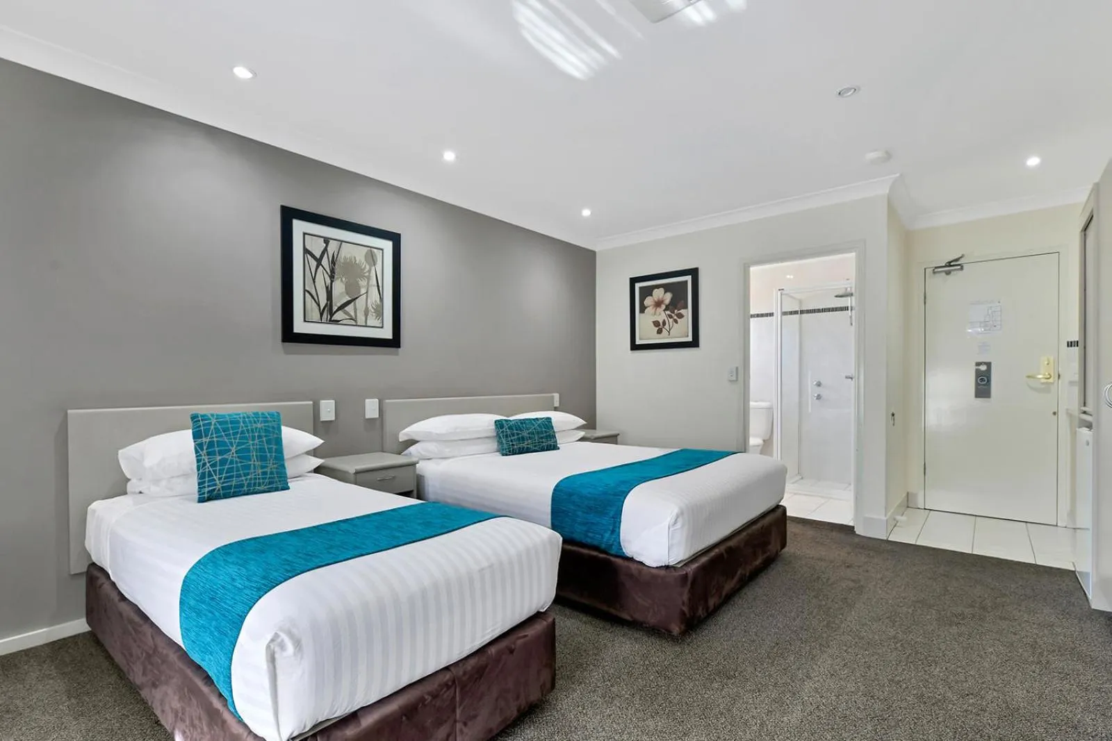 Bed in Central Caleula Motor Lodge