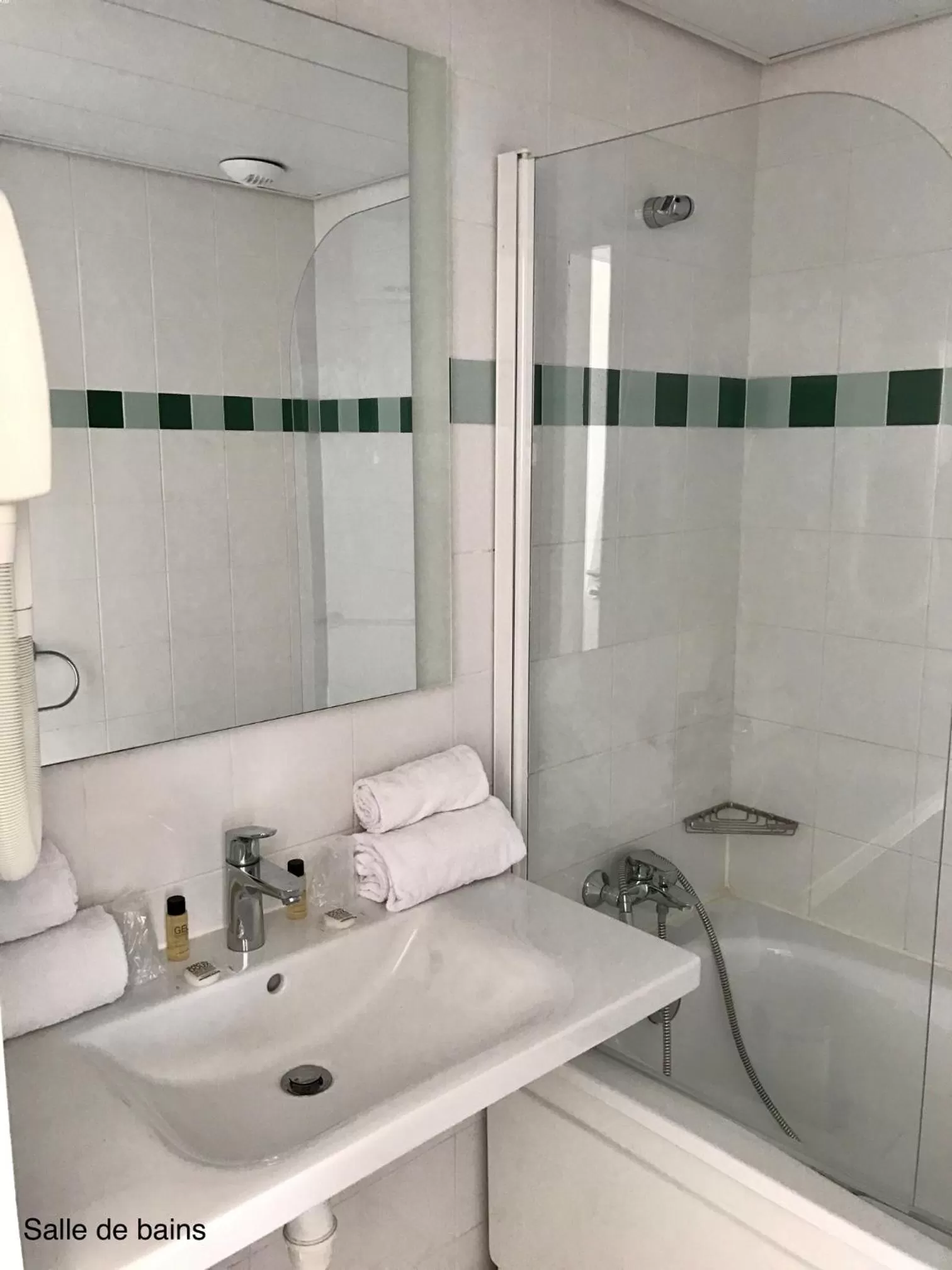 Bathroom in Hotel Club Le Plein Sud Vacances Bleues