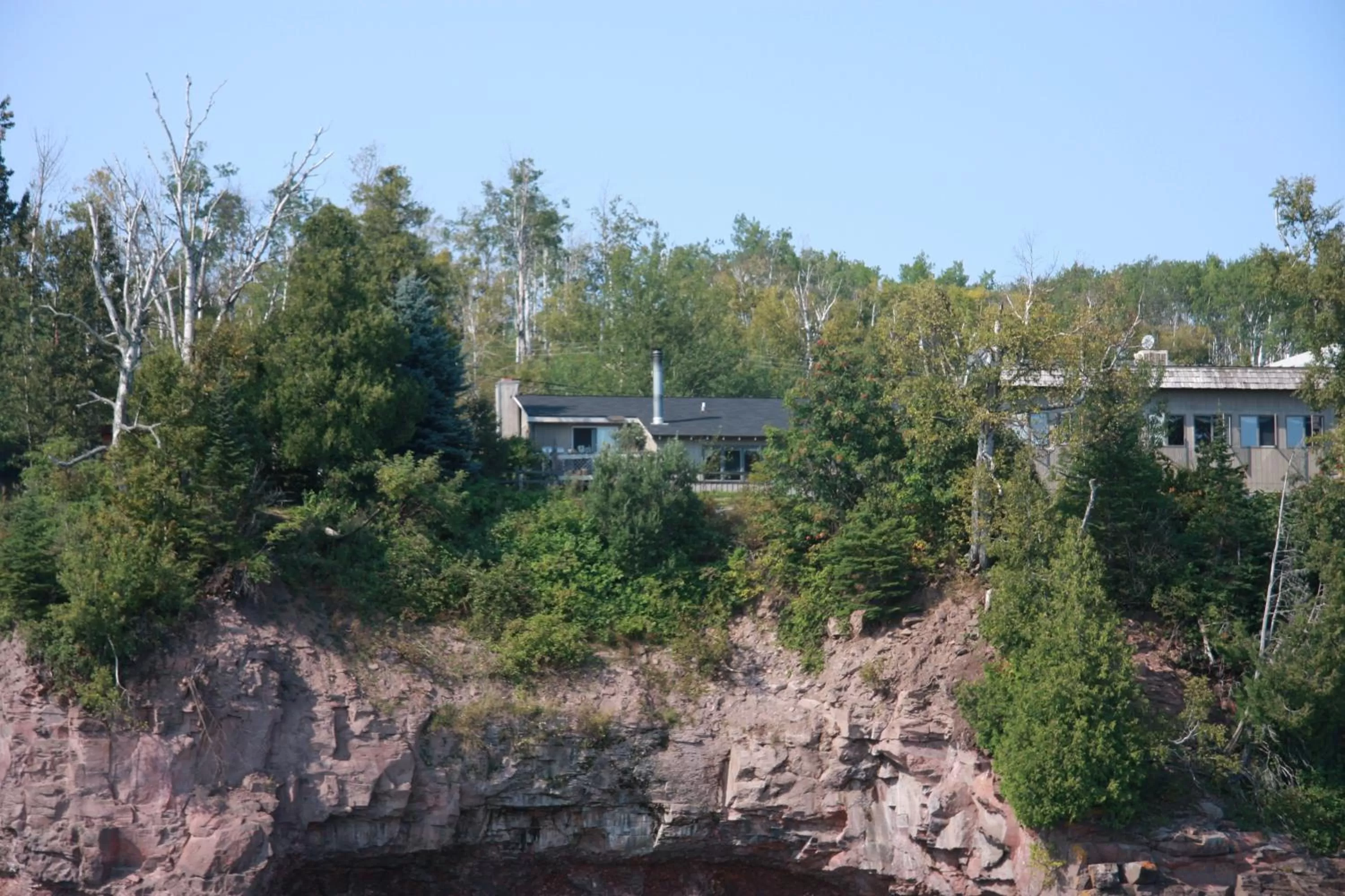 Facade/entrance in Cliff Dweller on Lake Superior