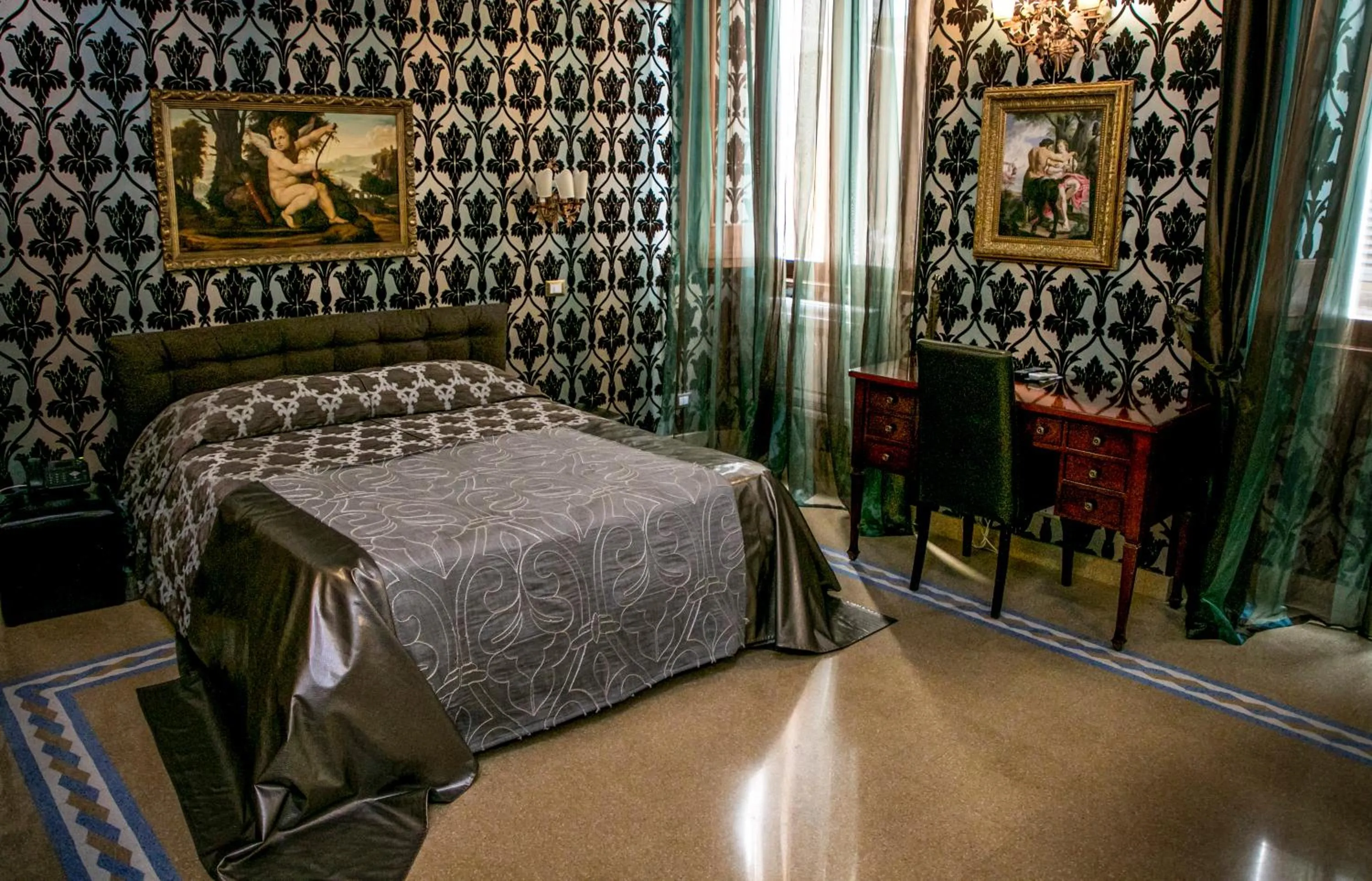 Photo of the whole room, Bed in Antica Dimora De Michaelis