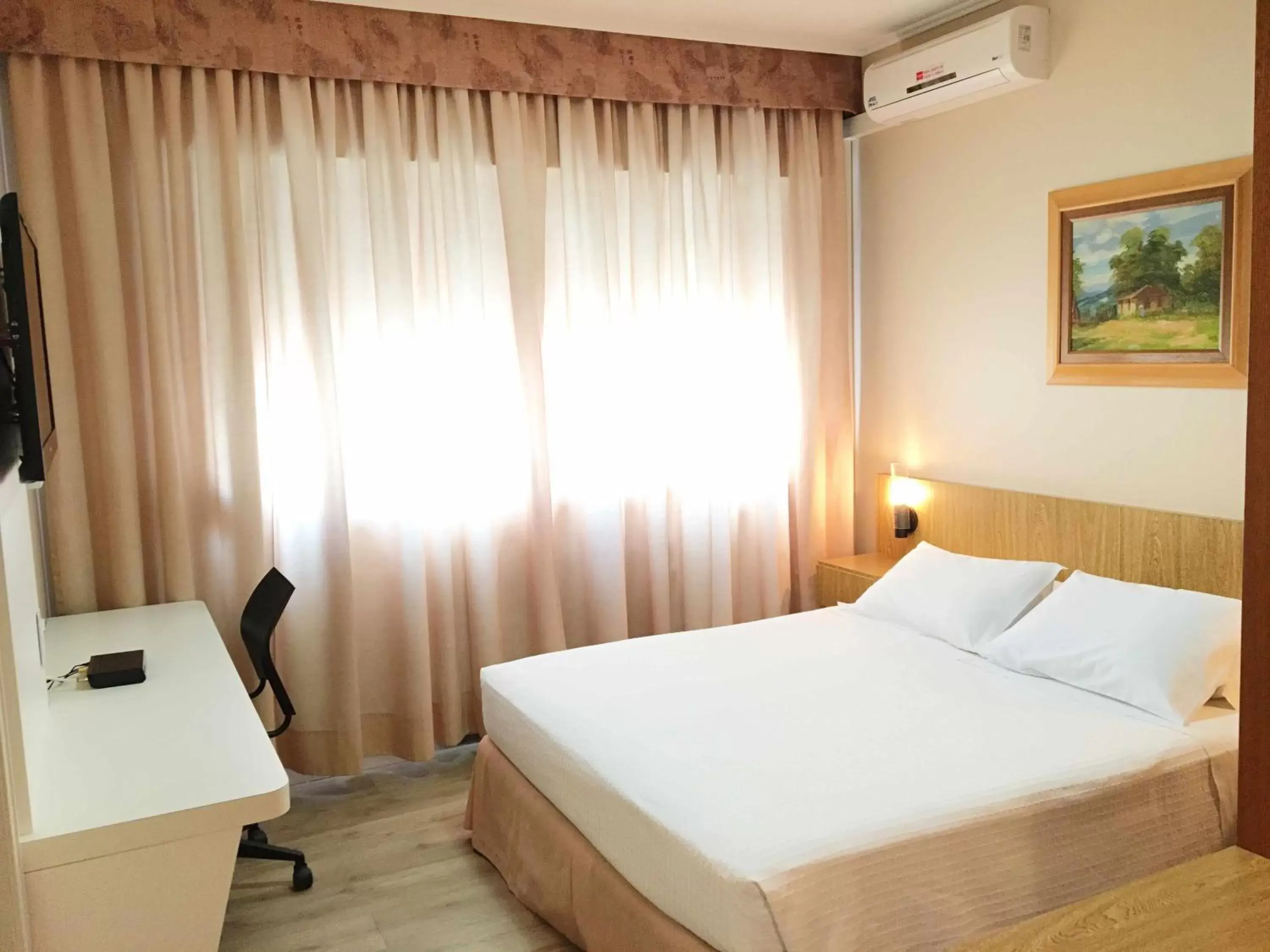 Superior Double Room - single occupancy in Cosmos Hotel Superior Double Room - single occupancy in Cosmos Hotel