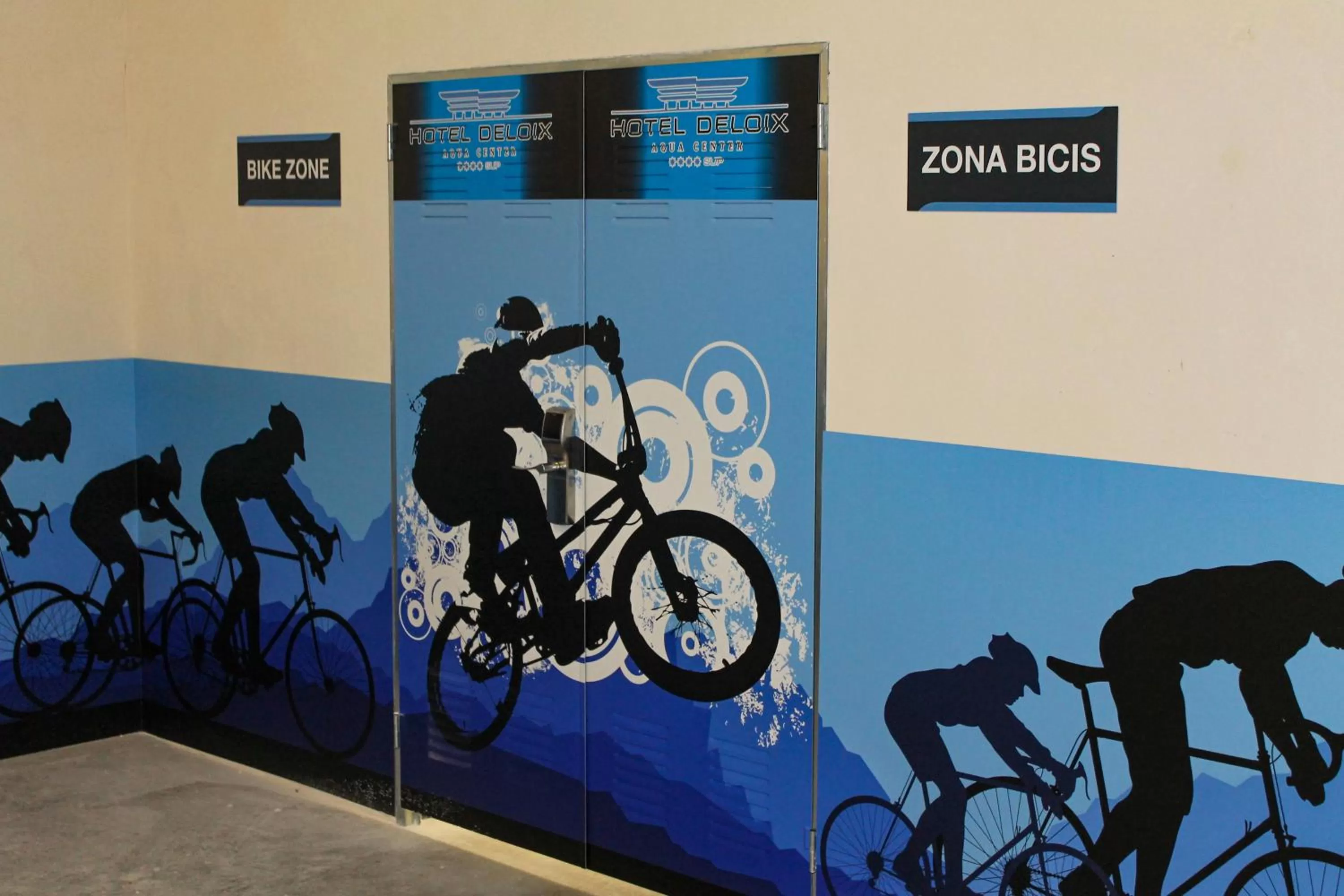 Logo/Certificate/Sign in Hotel Deloix 4* Sup