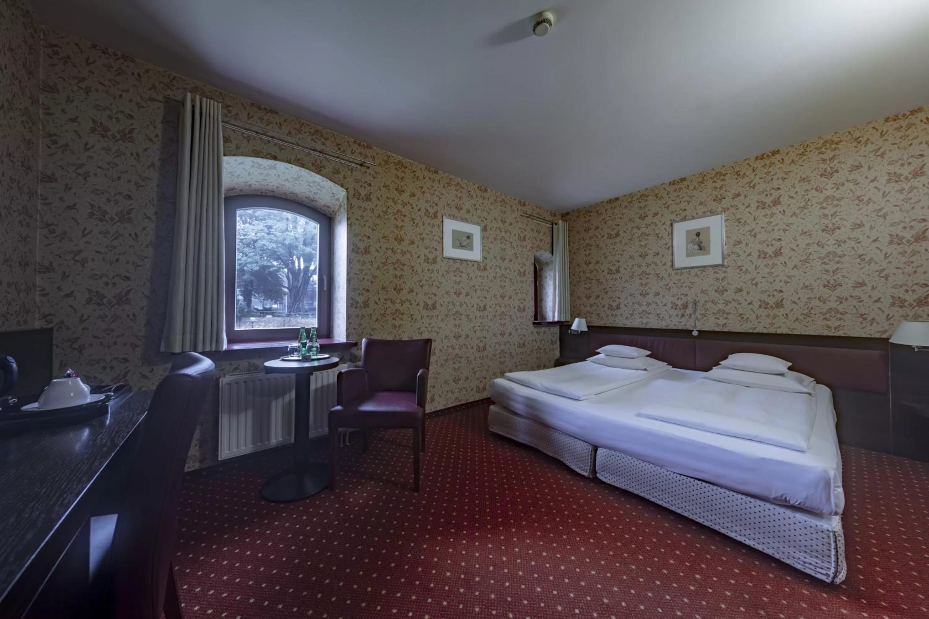 Photo of the whole room, Bed in Hotel 1231