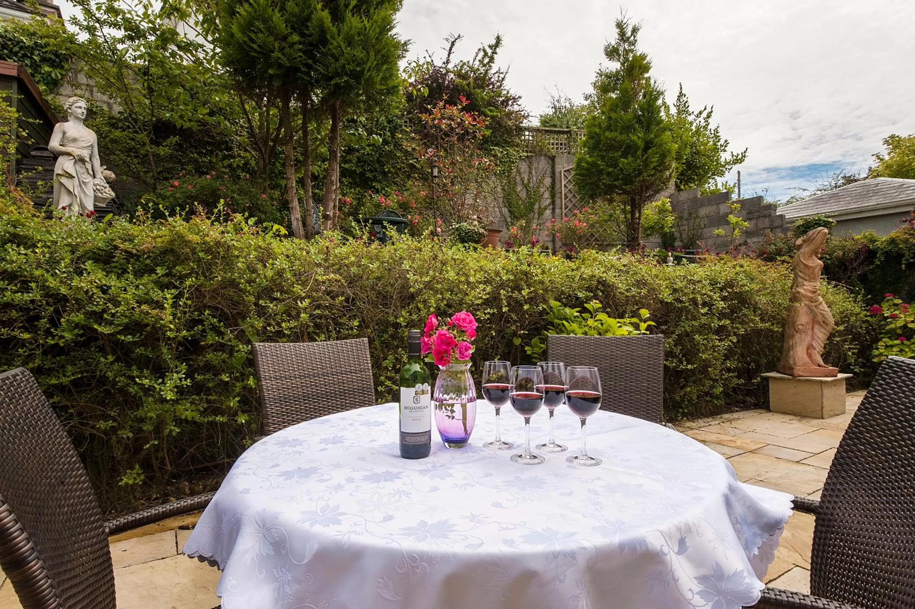 Garden, Restaurant/Places to Eat in Sea Breeze Lodge B&B Galway