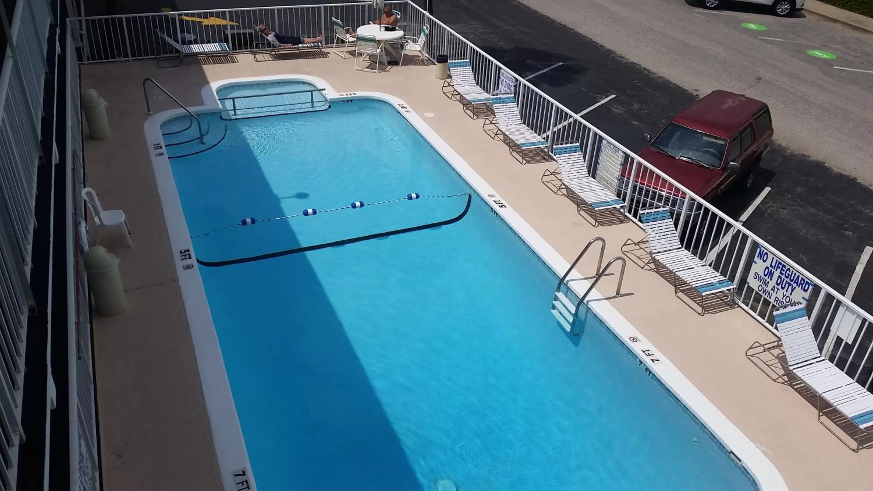 Swimming pool in Vancouver Motel