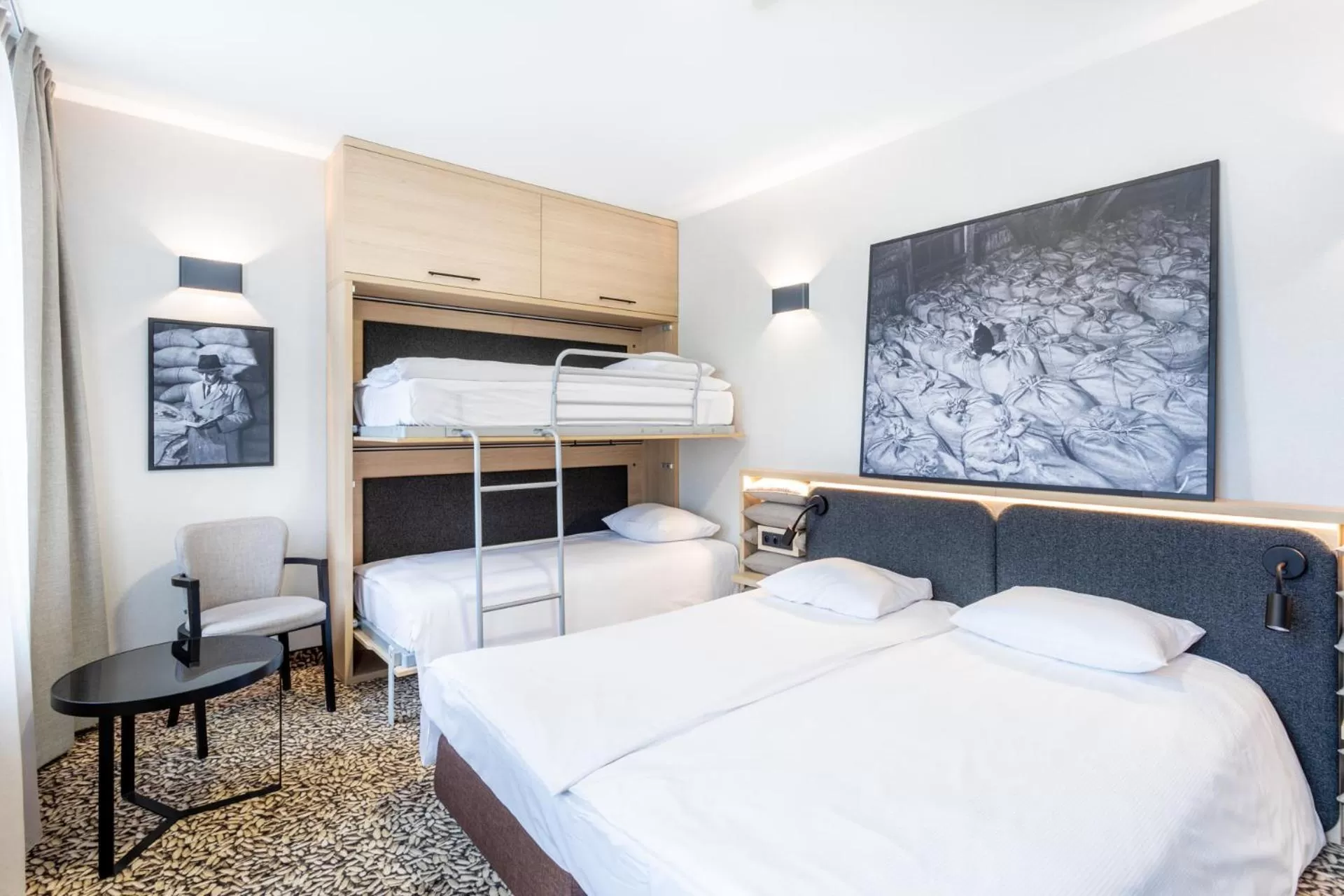 bunk bed, Bed in Qubus Hotel Gdańsk