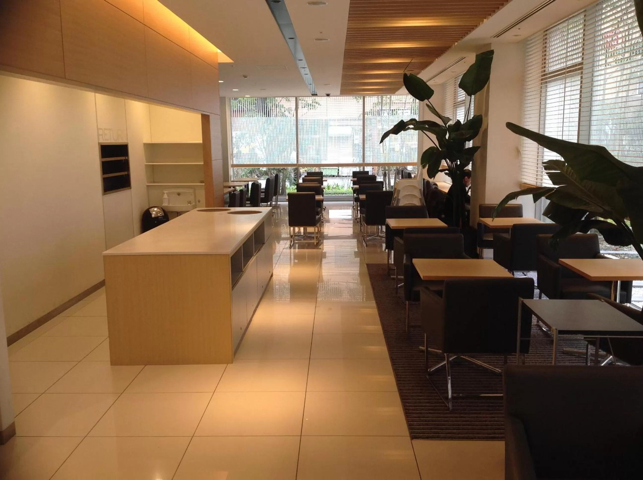 Communal lounge/ TV room in Hakata Tokyu REI Hotel