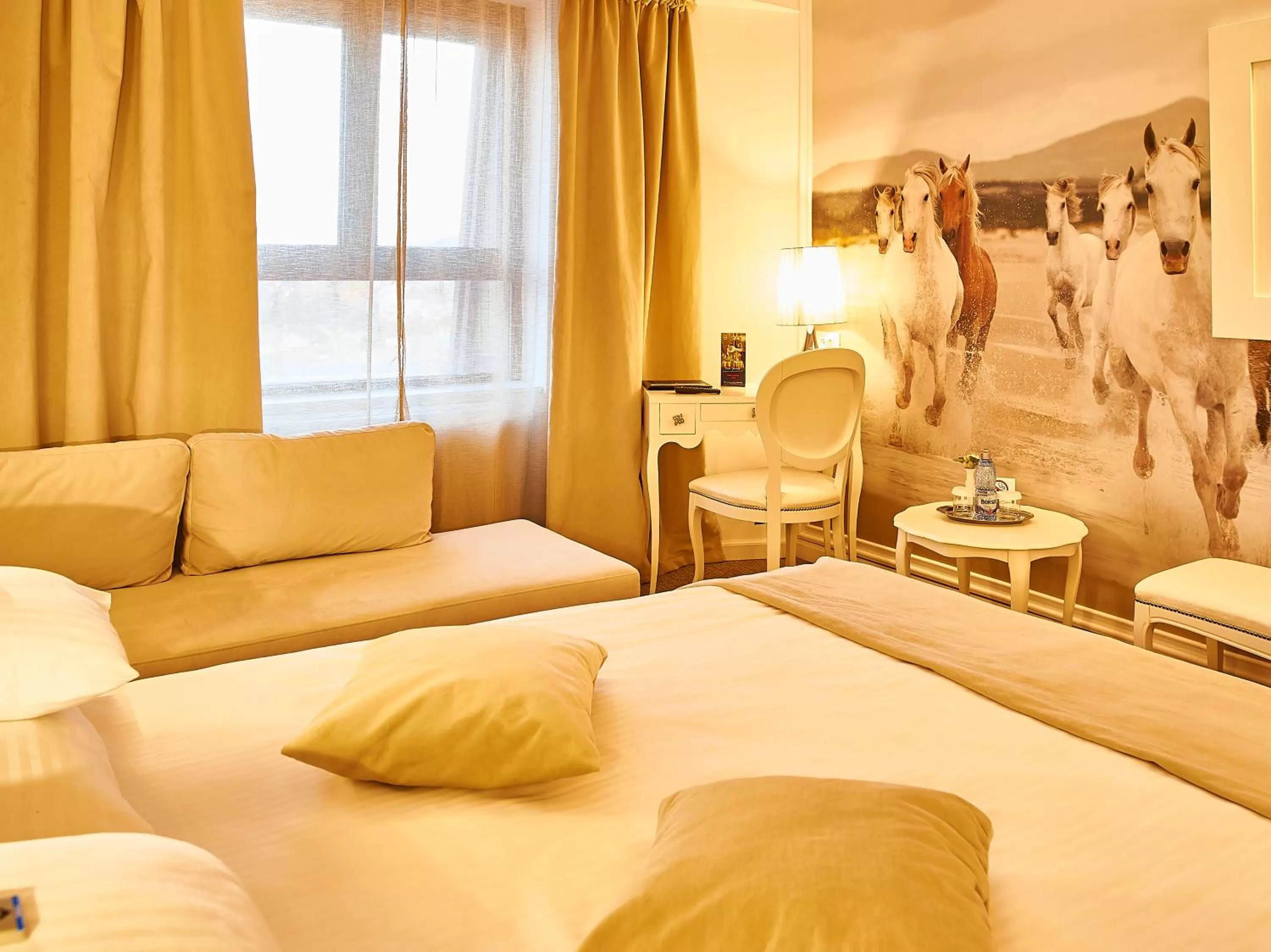 Bed in Continental Forum Tirgu Mures