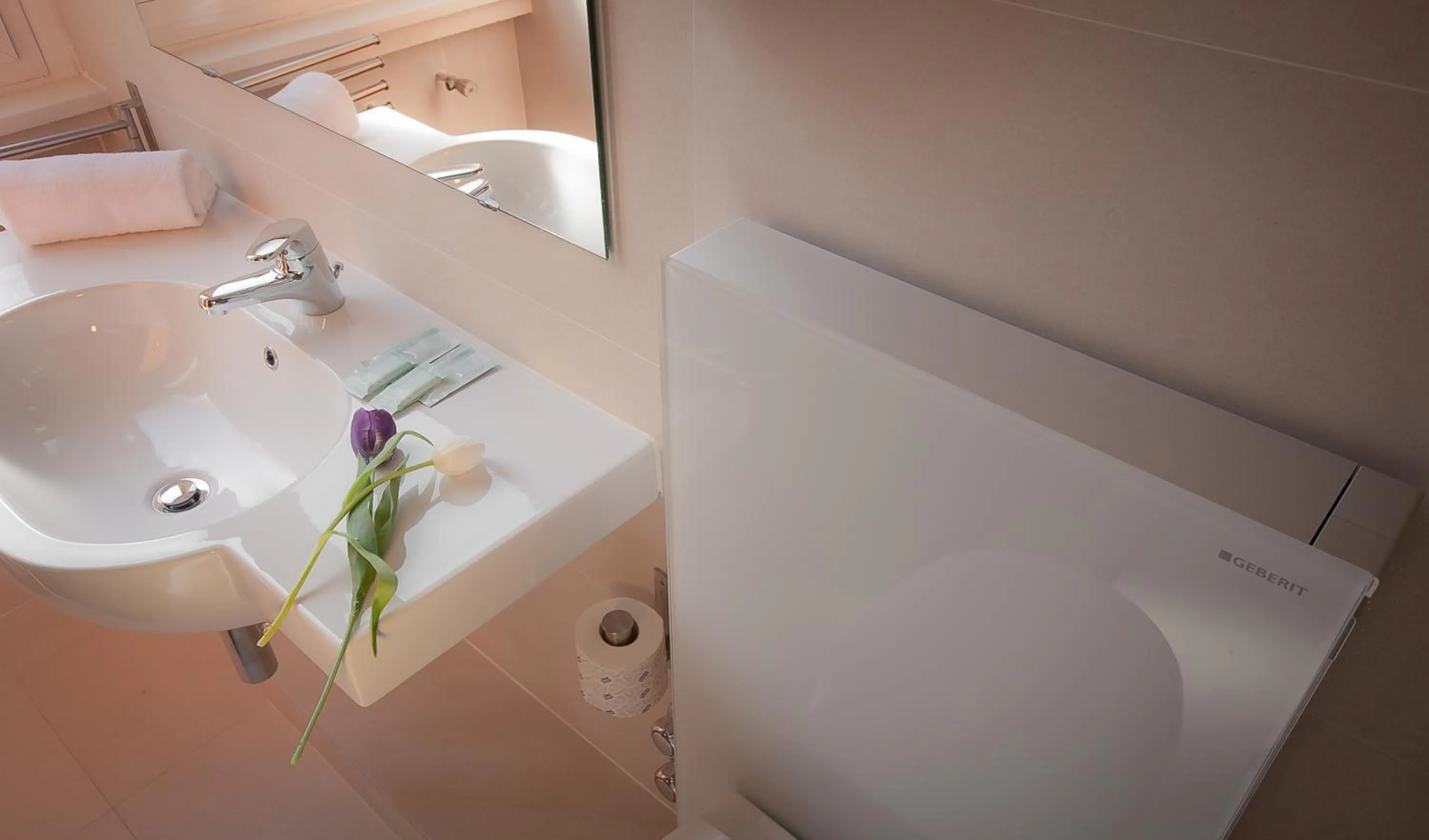 Bathroom in Genius Hotel Downtown