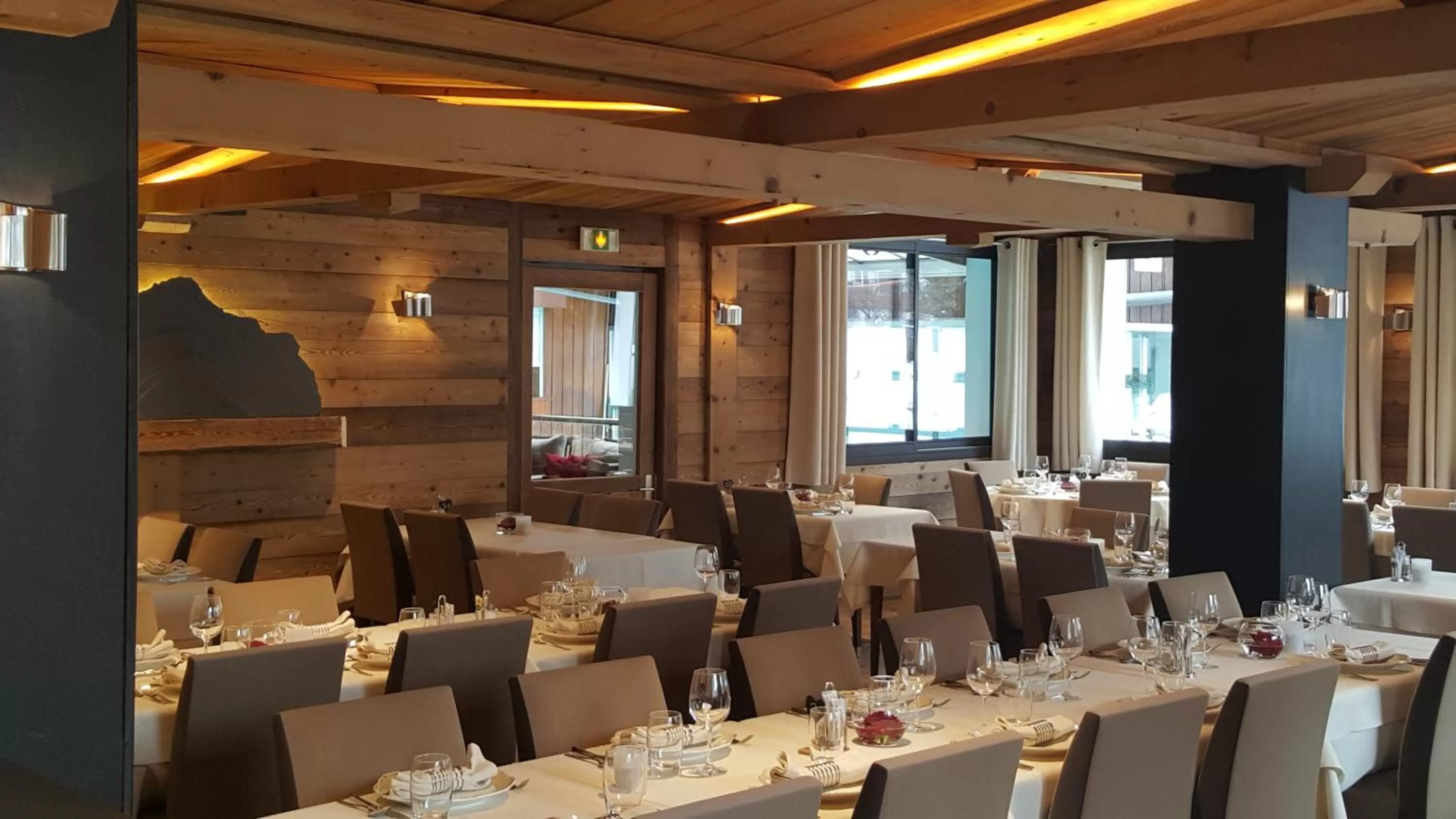 Restaurant/Places to Eat in Hôtel Le Sporting