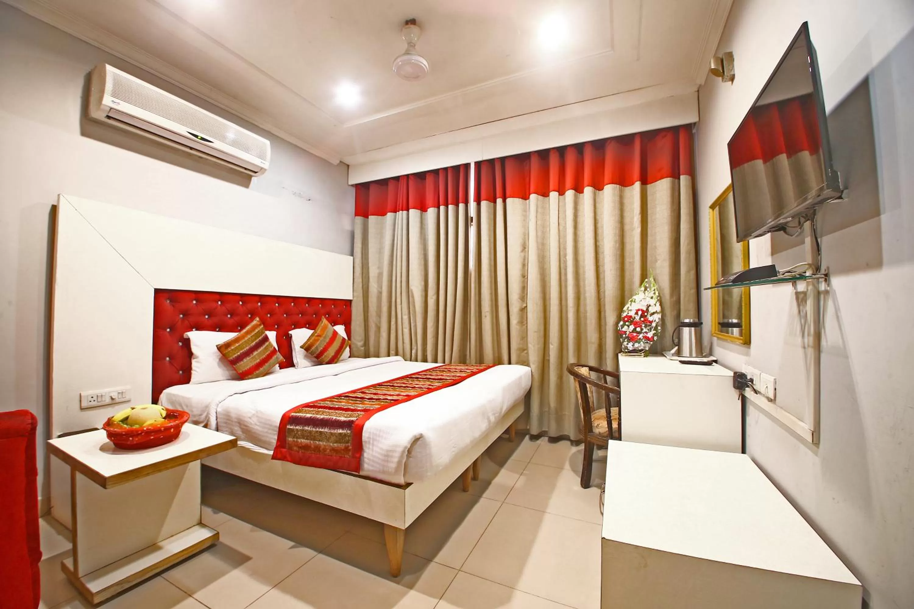 Photo of the whole room, Bed in Hotel Diamond Plaza