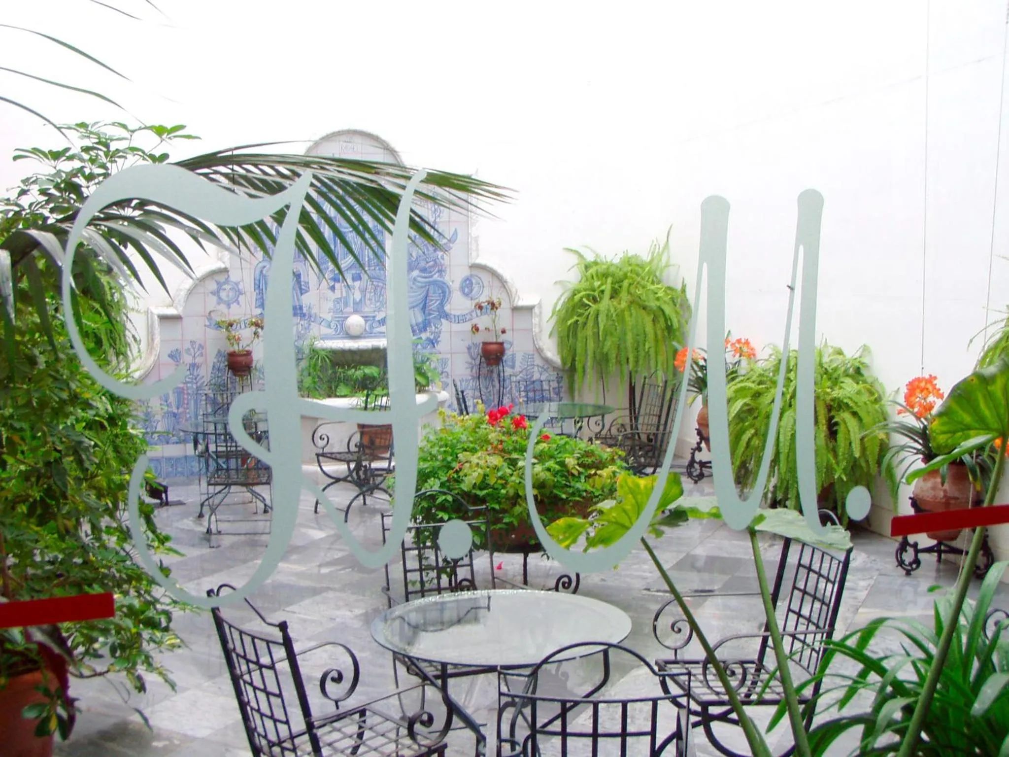 Patio in Hotel Maestre