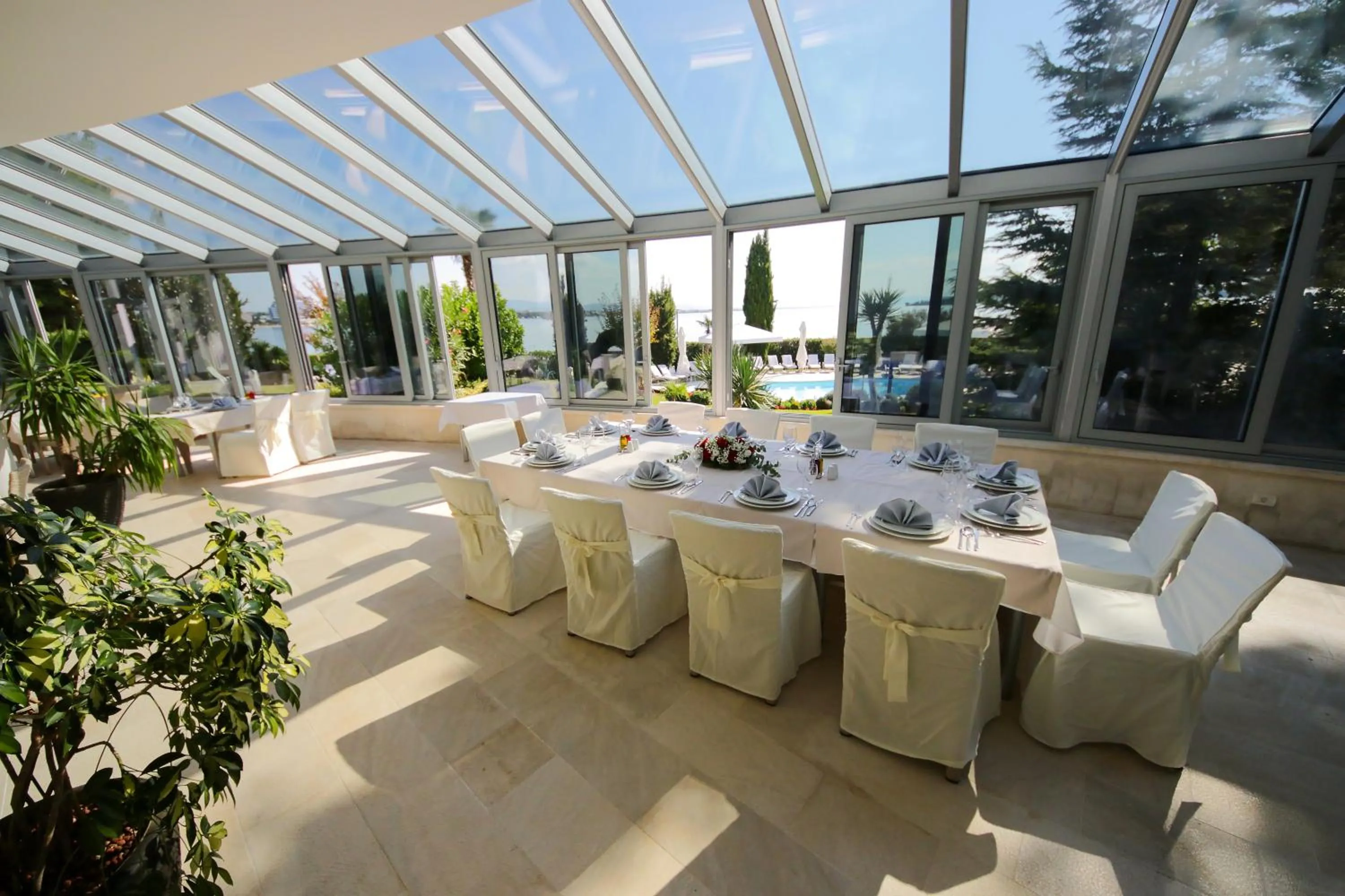 Restaurant/places to eat in Hotel Villa Radin