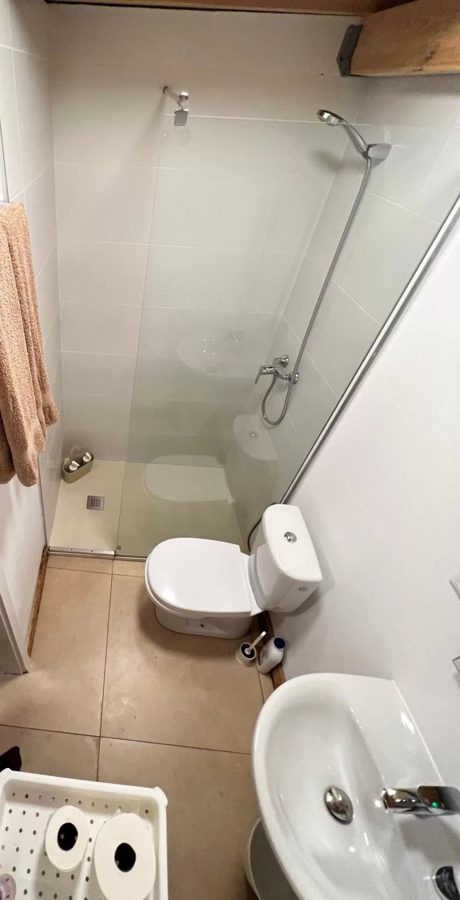 Shower in Soho Boho Apartments - with sunny rooftop terrace and fiber optic internet