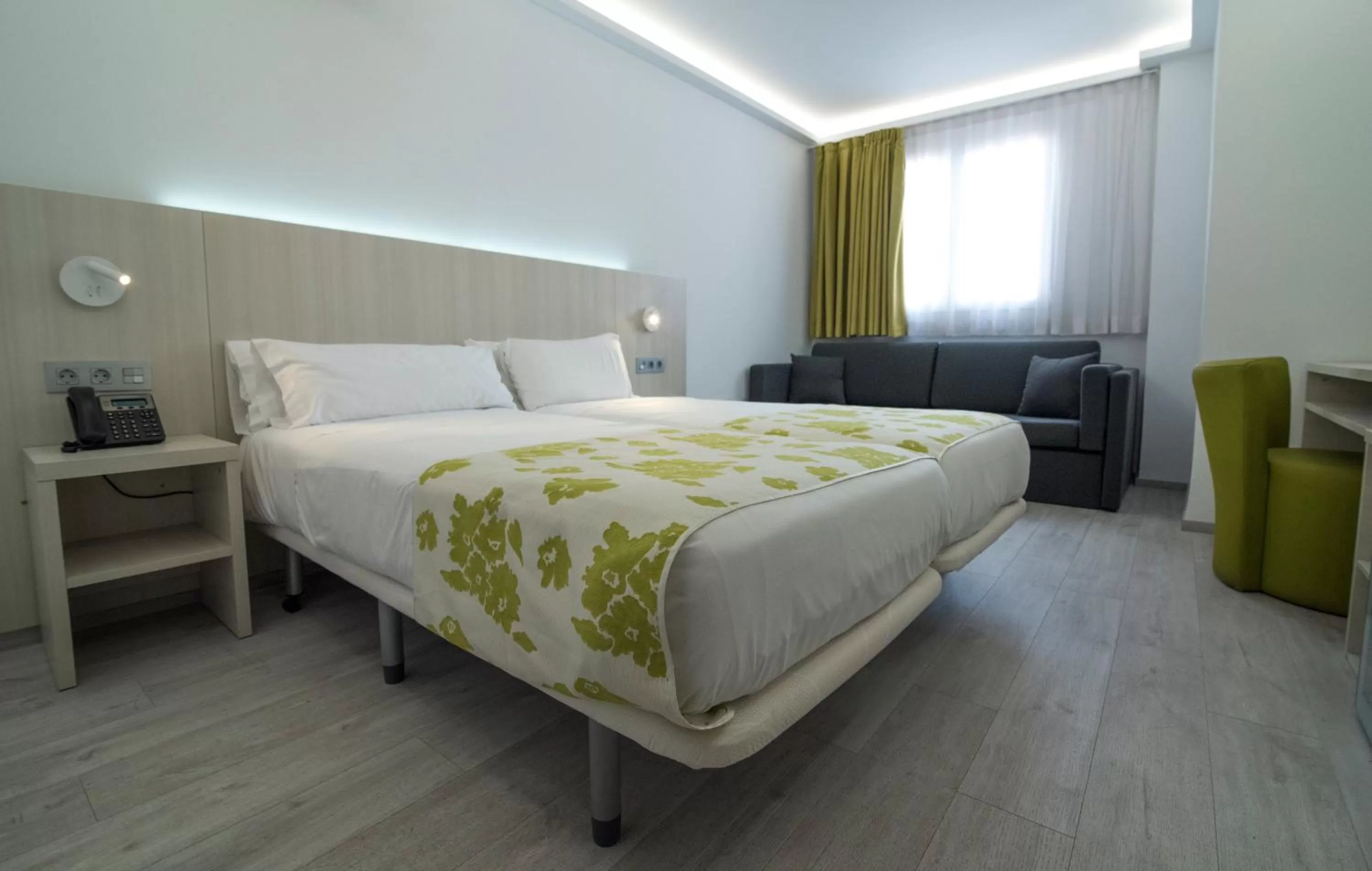 TV and multimedia, Bed in Rambla Alicante