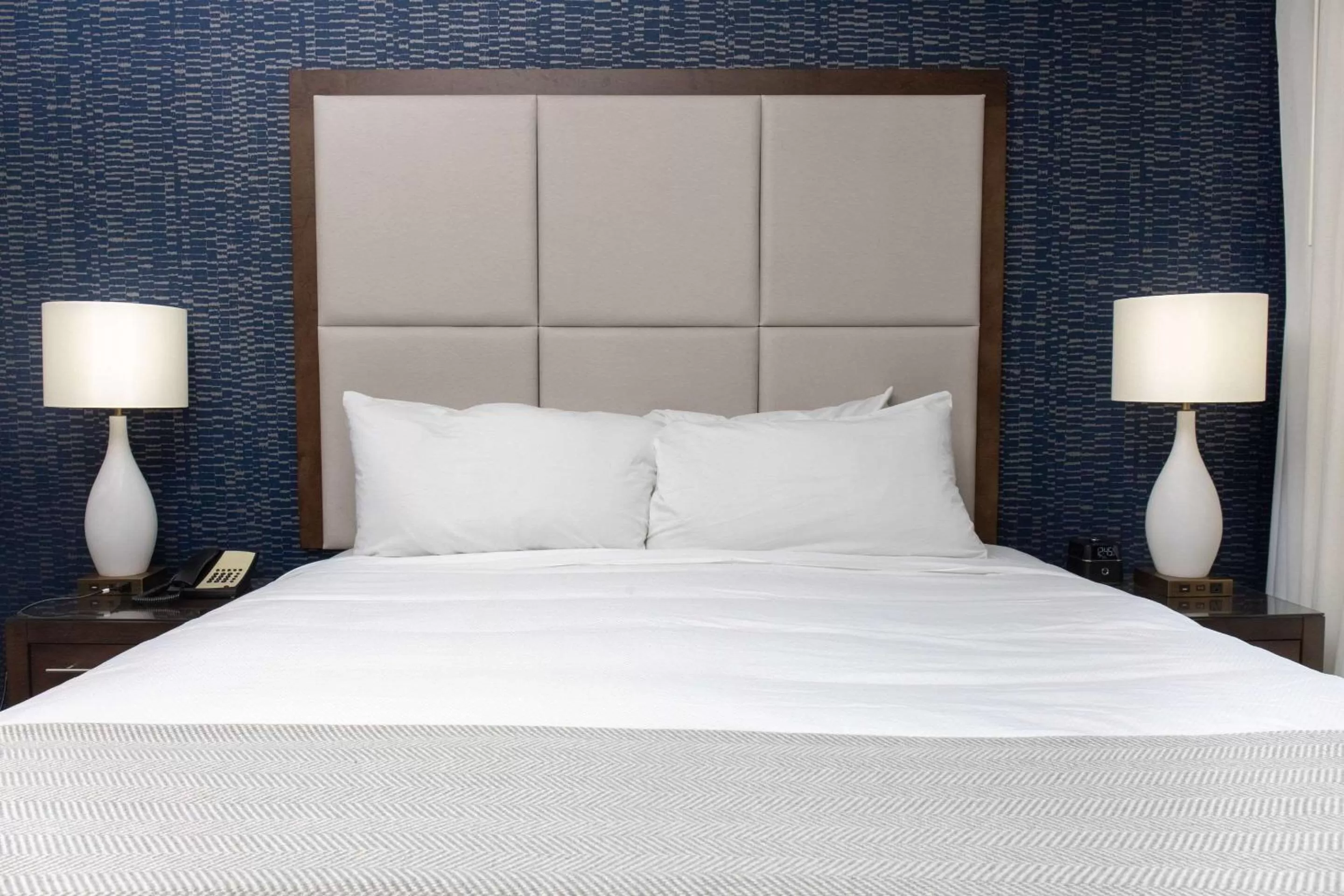 Photo of the whole room, Bed in Haywood Park Hotel, an Ascend Collection Hotel