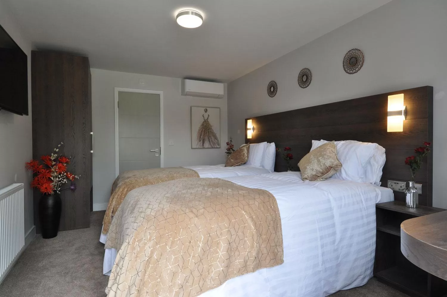 Photo of the whole room, Bed in King Hotel Tenterden