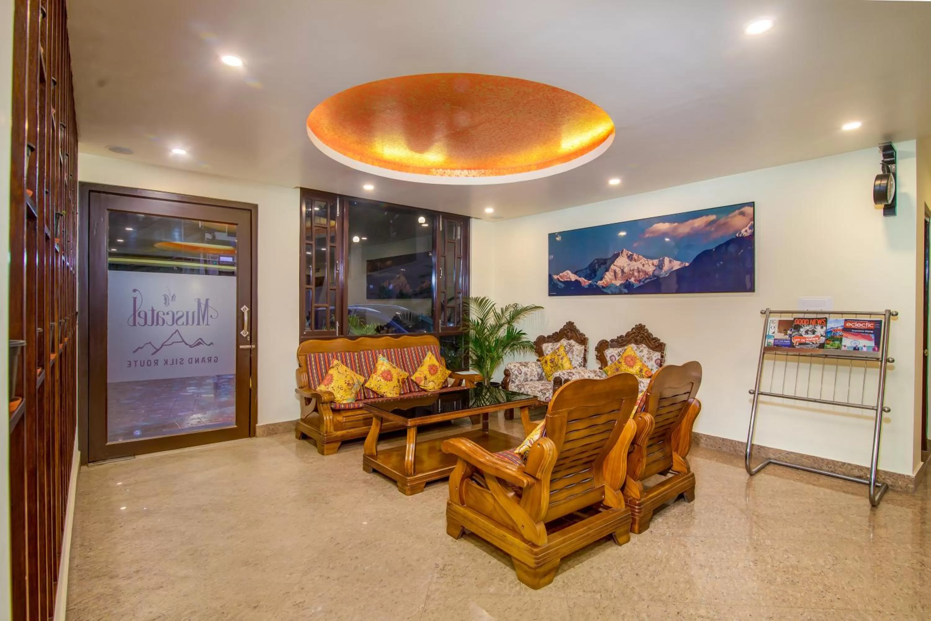 Lobby or reception in Muscatel Grand Silkroute - 300 Mts from MG Marg