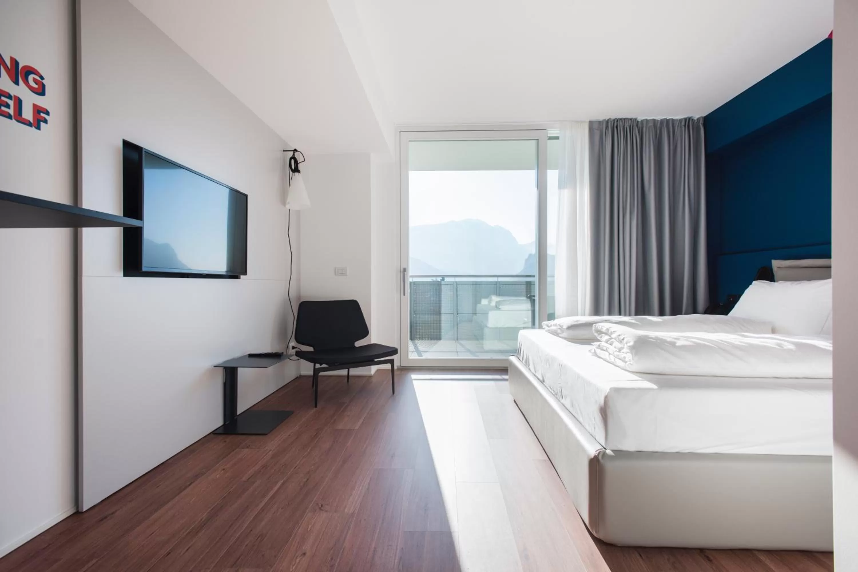 TV and multimedia, Bed in HOODY ACTIVE & HAPPINESS HOTEL