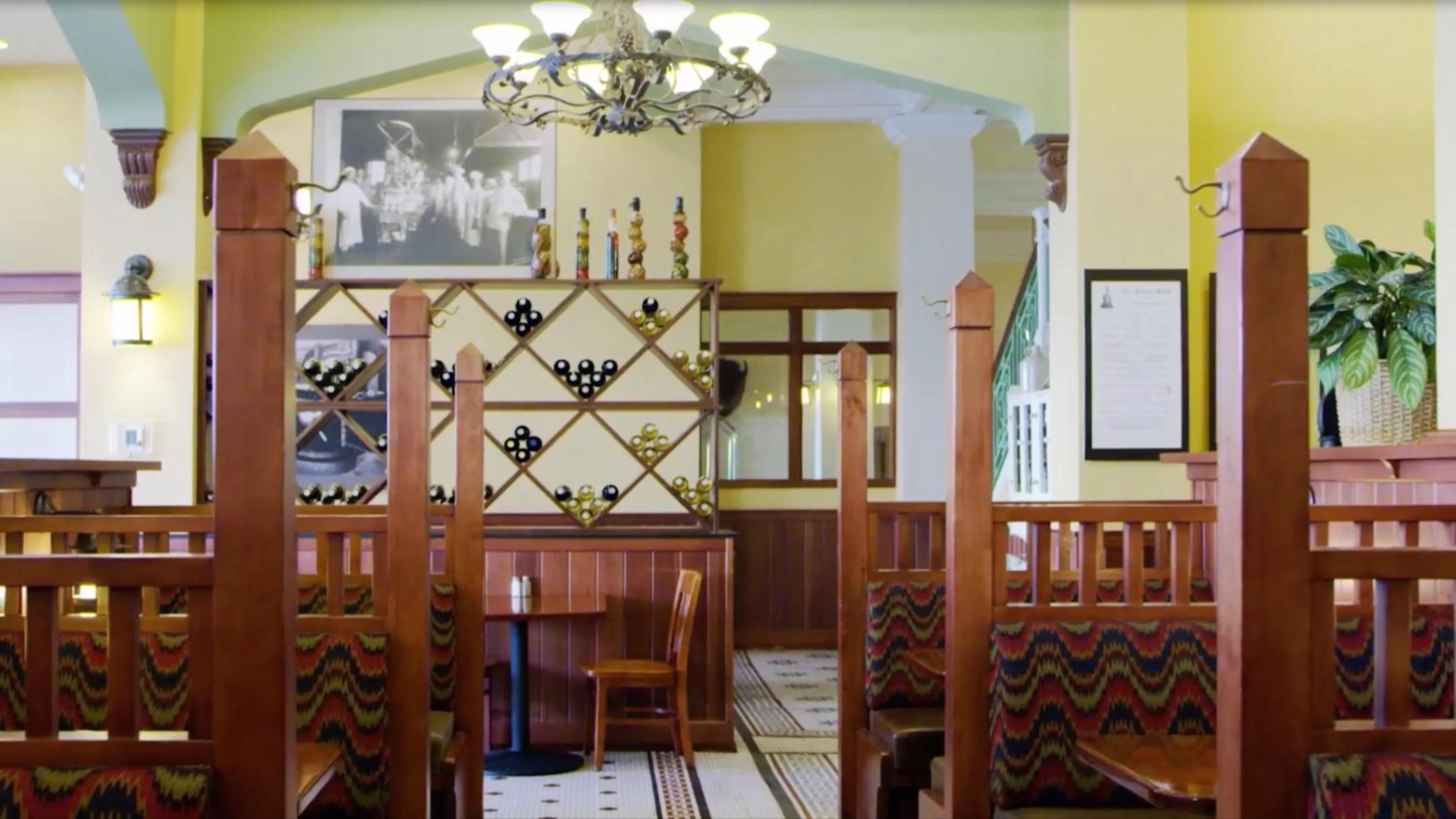 Restaurant/places to eat in Historic Plains Hotel