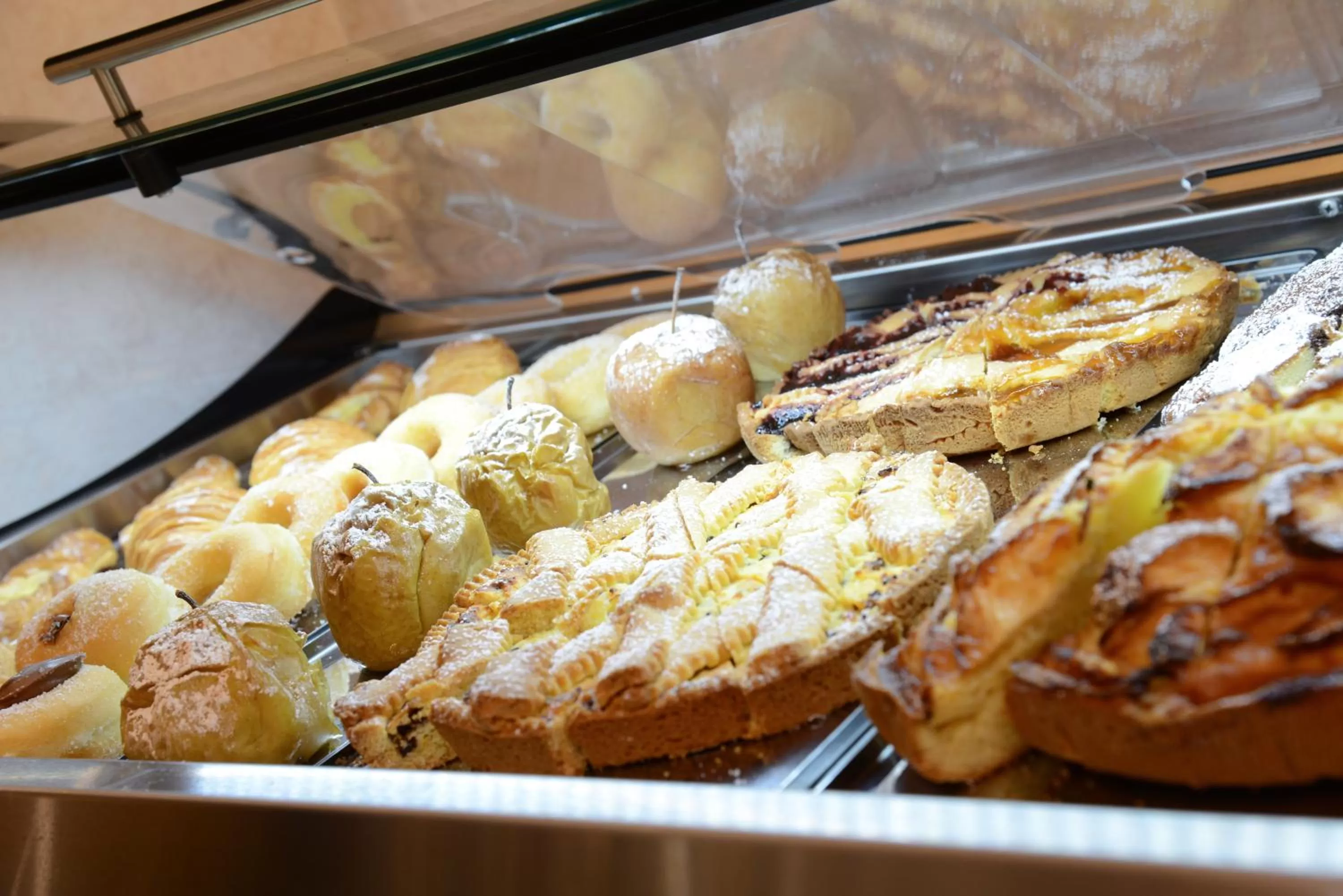 Buffet breakfast in Trilussa Palace Hotel Congress & Spa