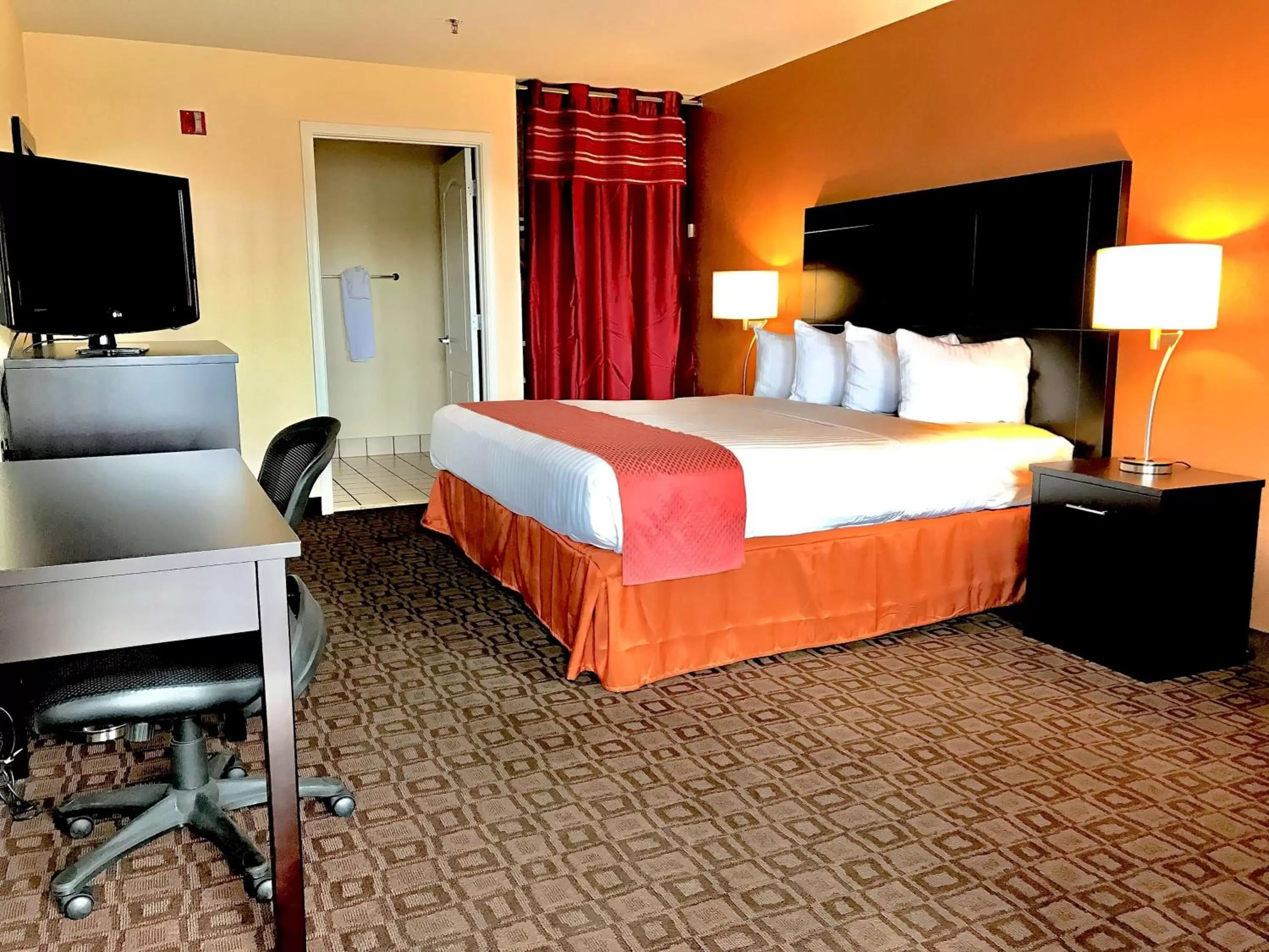 King Suite - Non-Smoking in Best Western Superstition Springs Inn