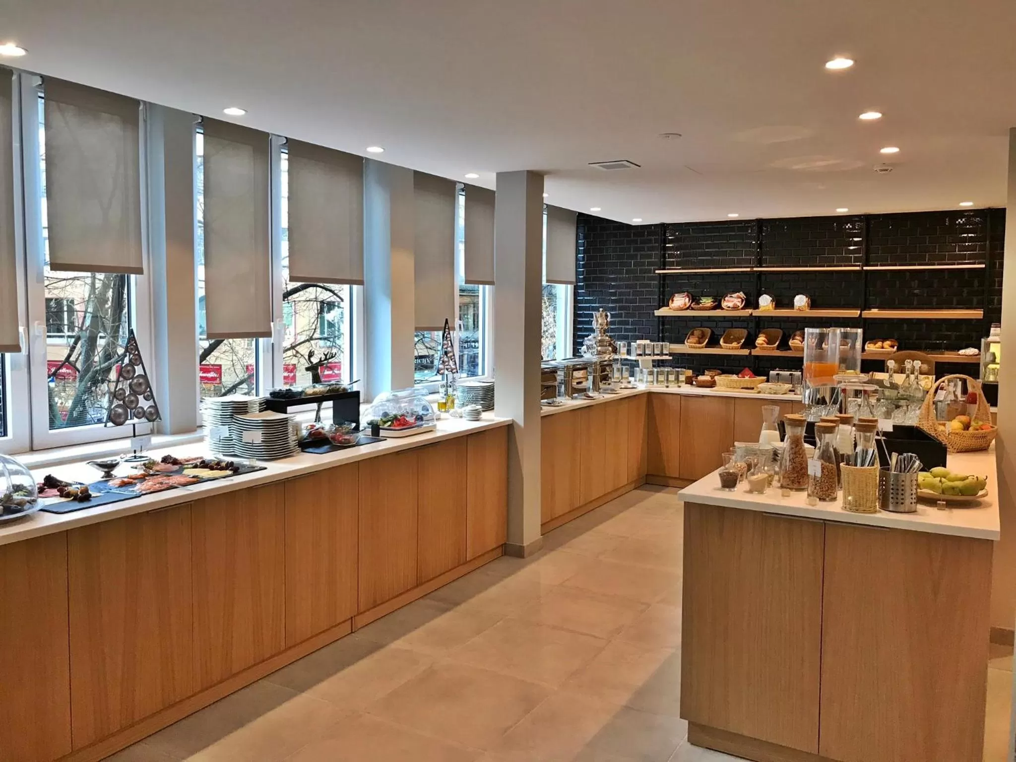 Buffet breakfast in Mercure Hotel Kaiserhof City Center