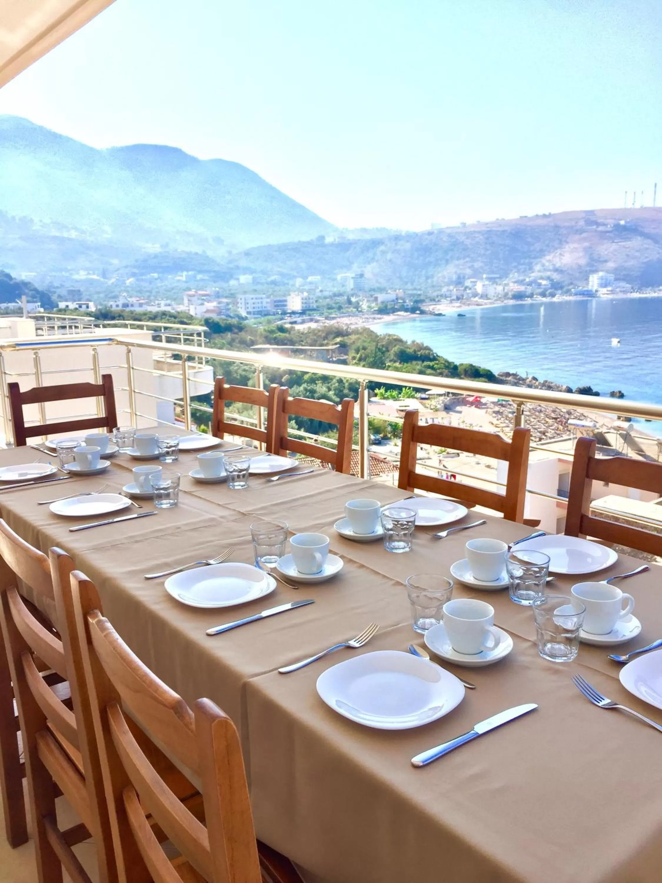 Restaurant/places to eat in Vila Kosteli