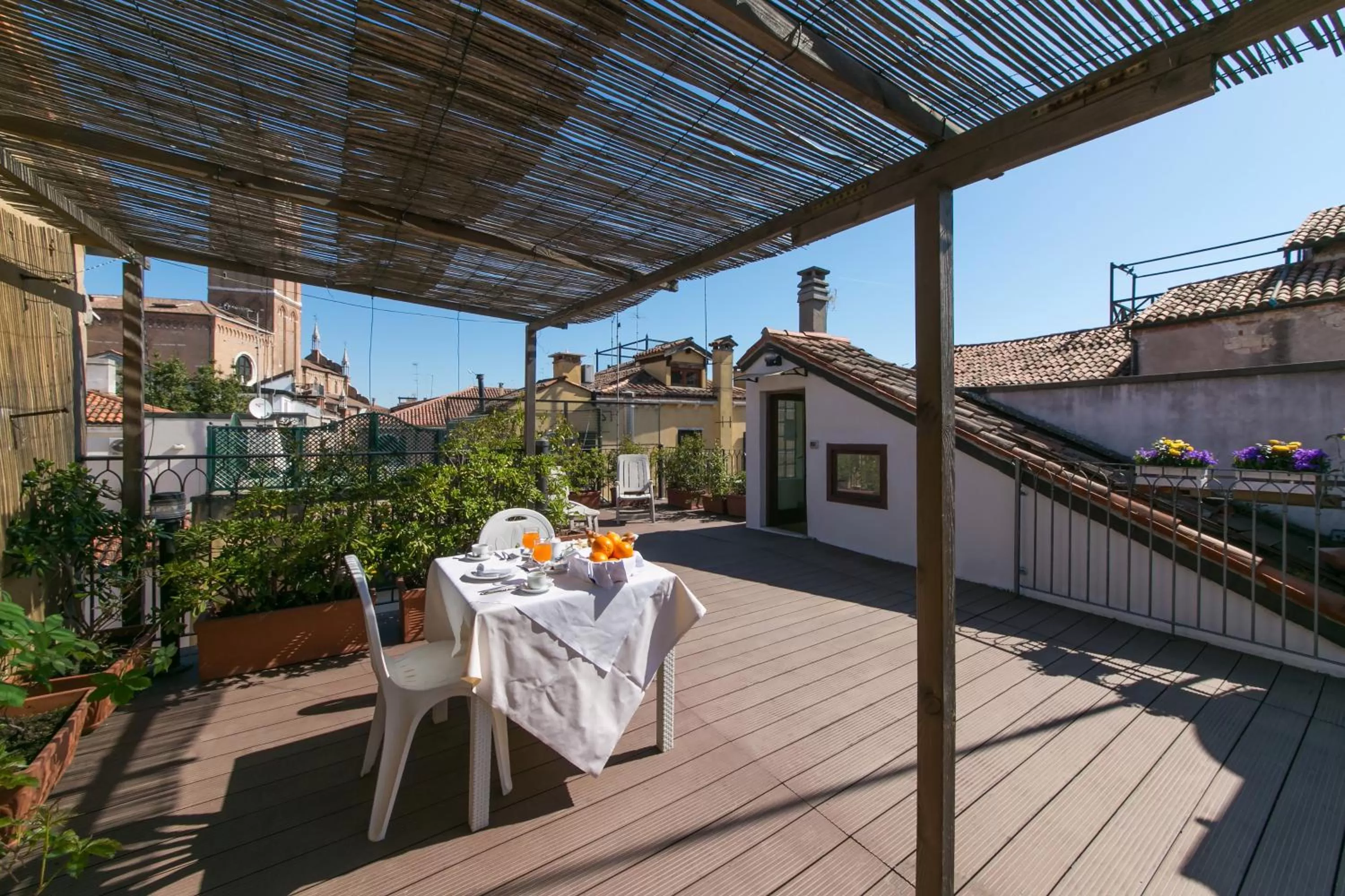 Property building in Hotel Pantalon