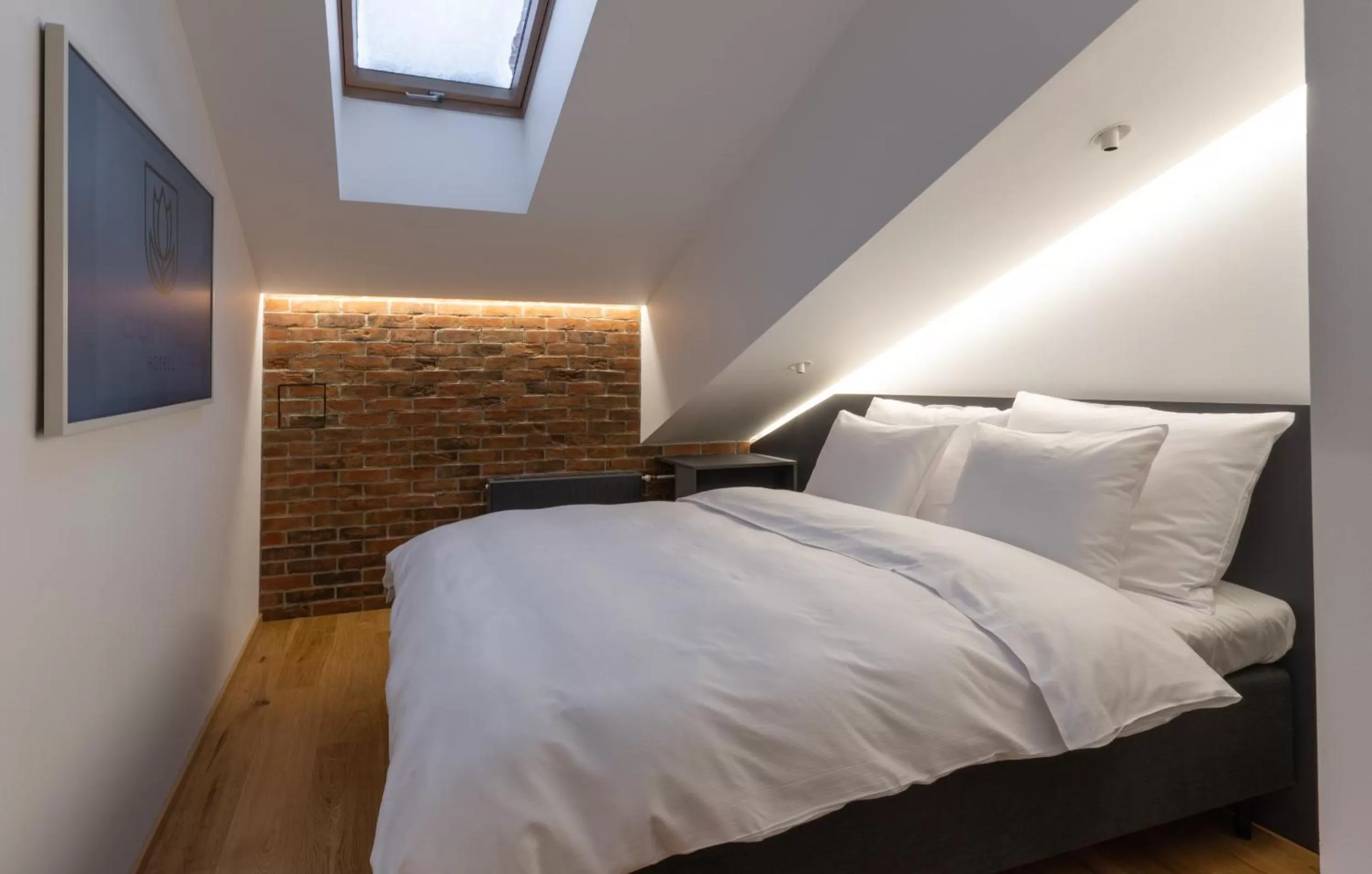 Bedroom, Bed in Dunten Hotel