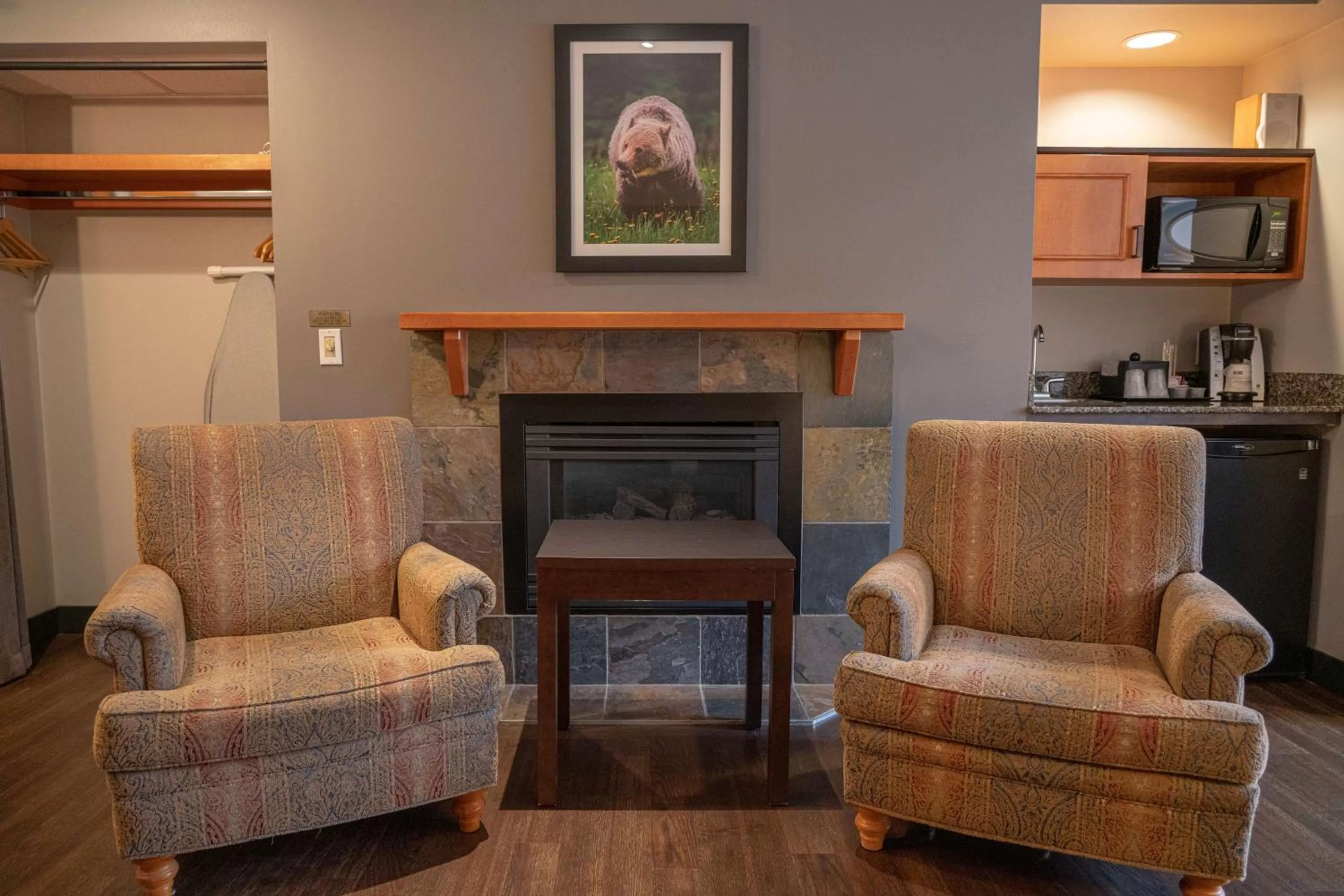 Photo of the whole room in Pocaterra Inn & Waterslide