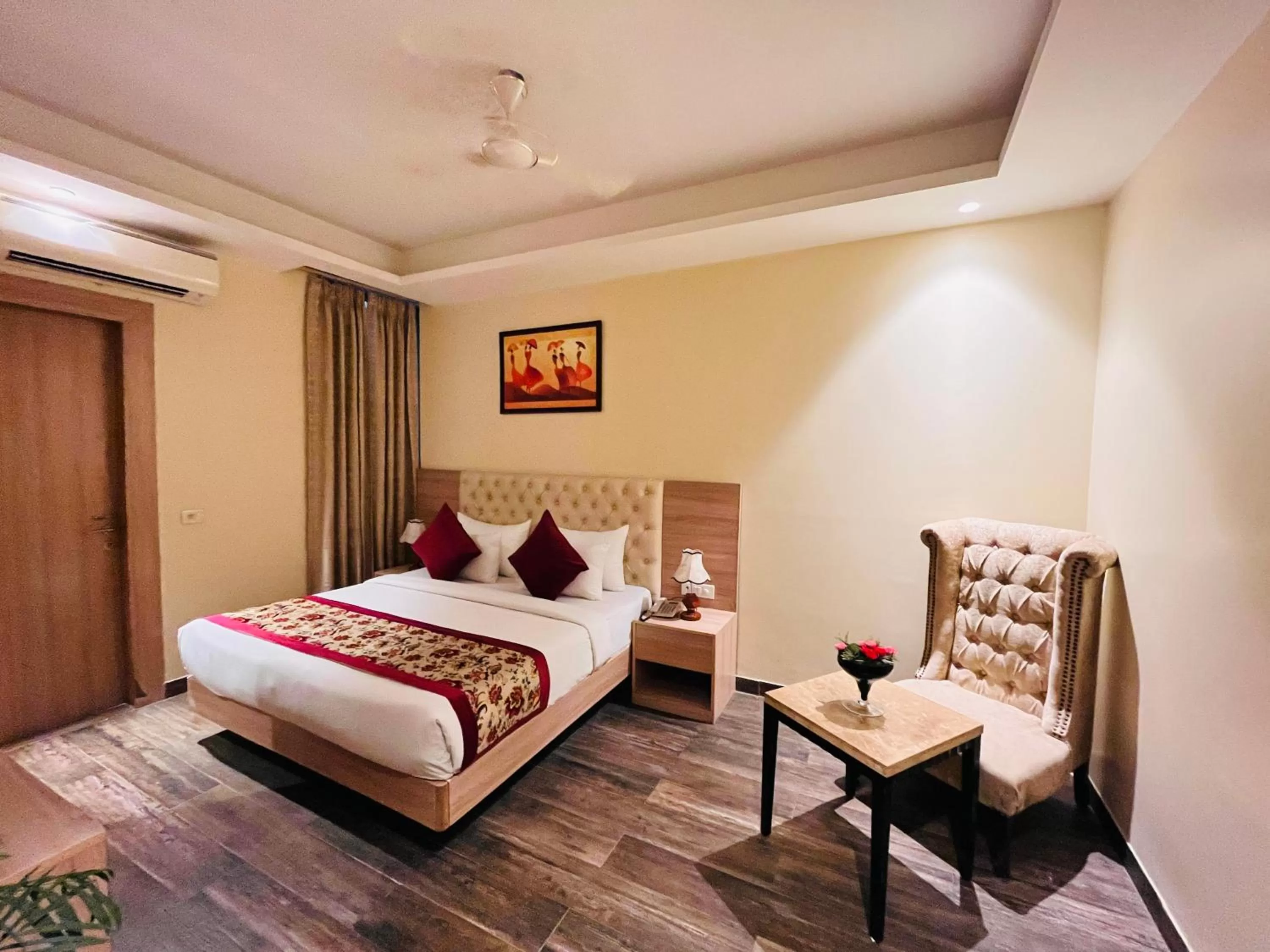 Bed in Hotel Banz near Delhi Airport