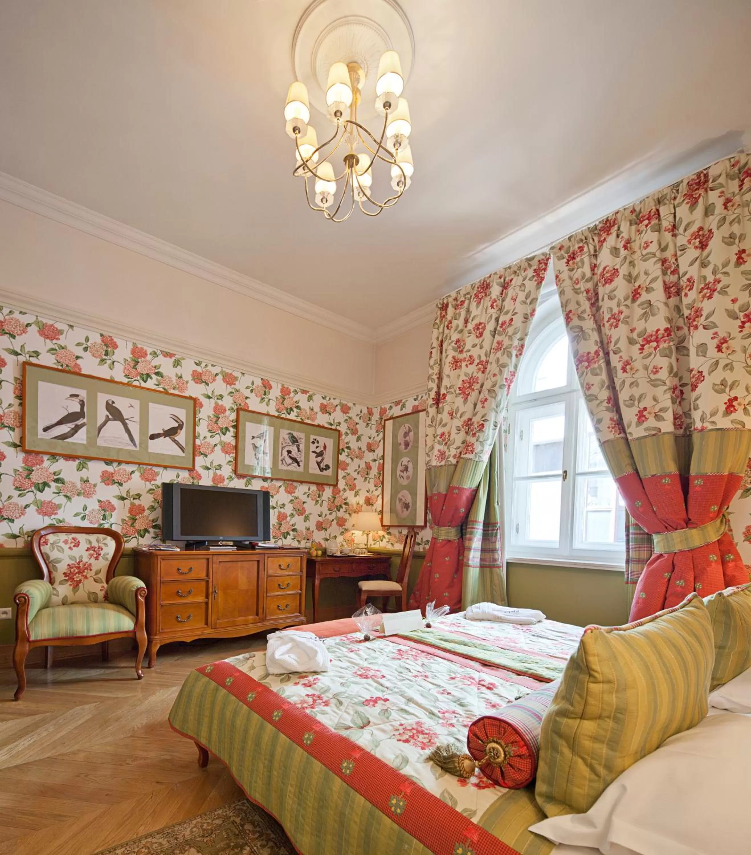 Bed in The Bonerowski Palace Boutique Hotel