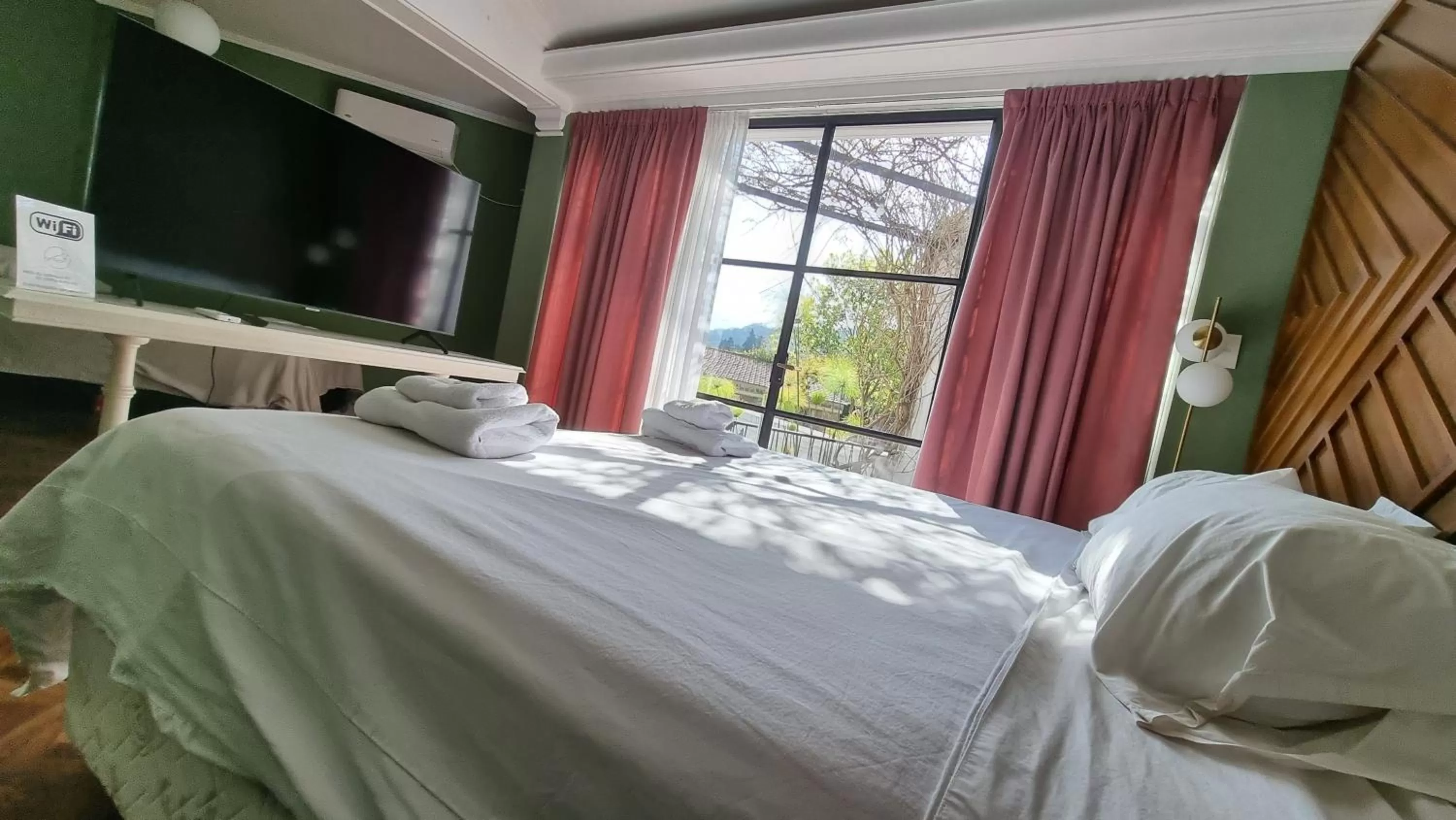 Garden view, Bed in El Cerquero, Casa de Huéspedes