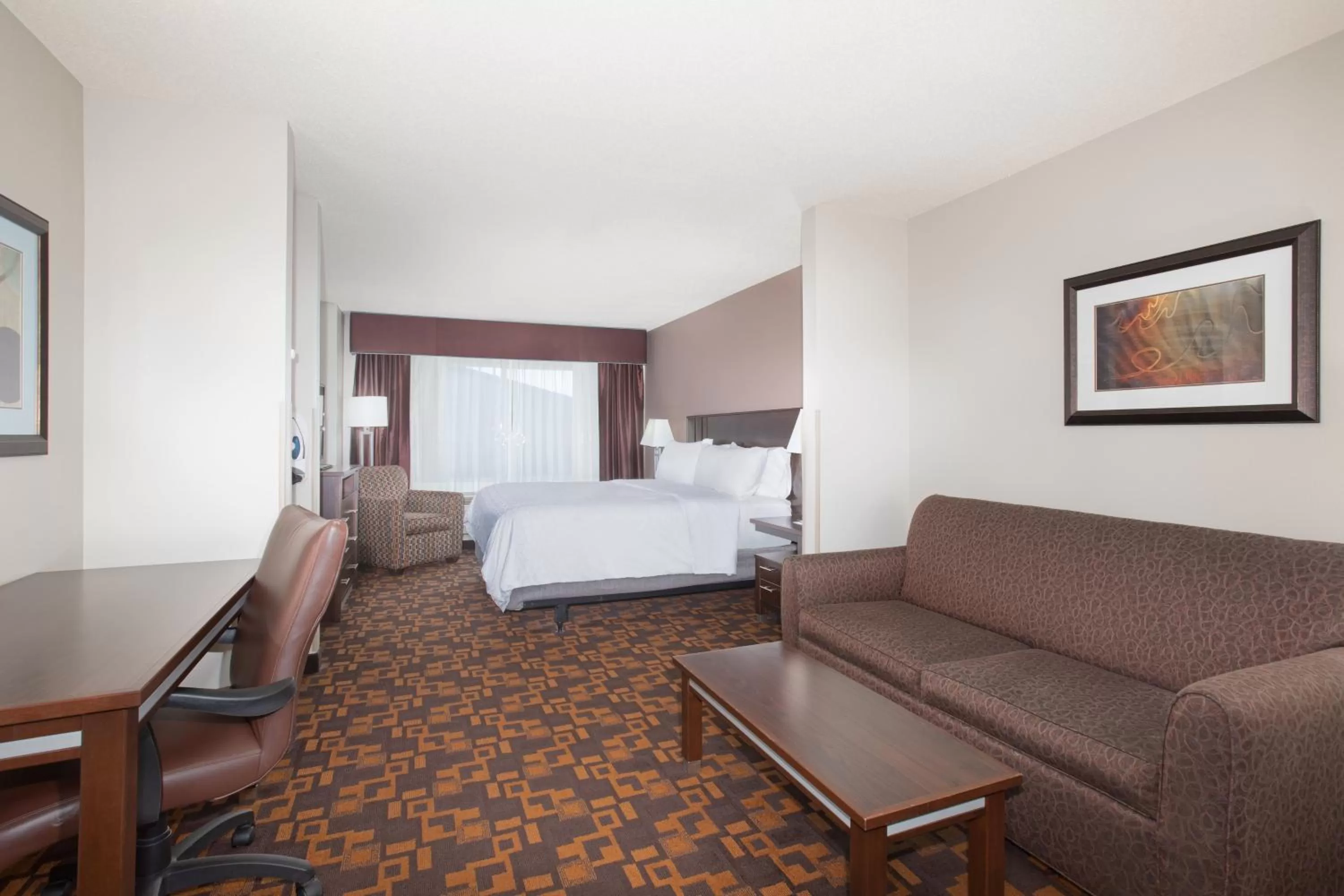 Photo of the whole room, Bed in Holiday Inn Express & Suites Yankton by IHG