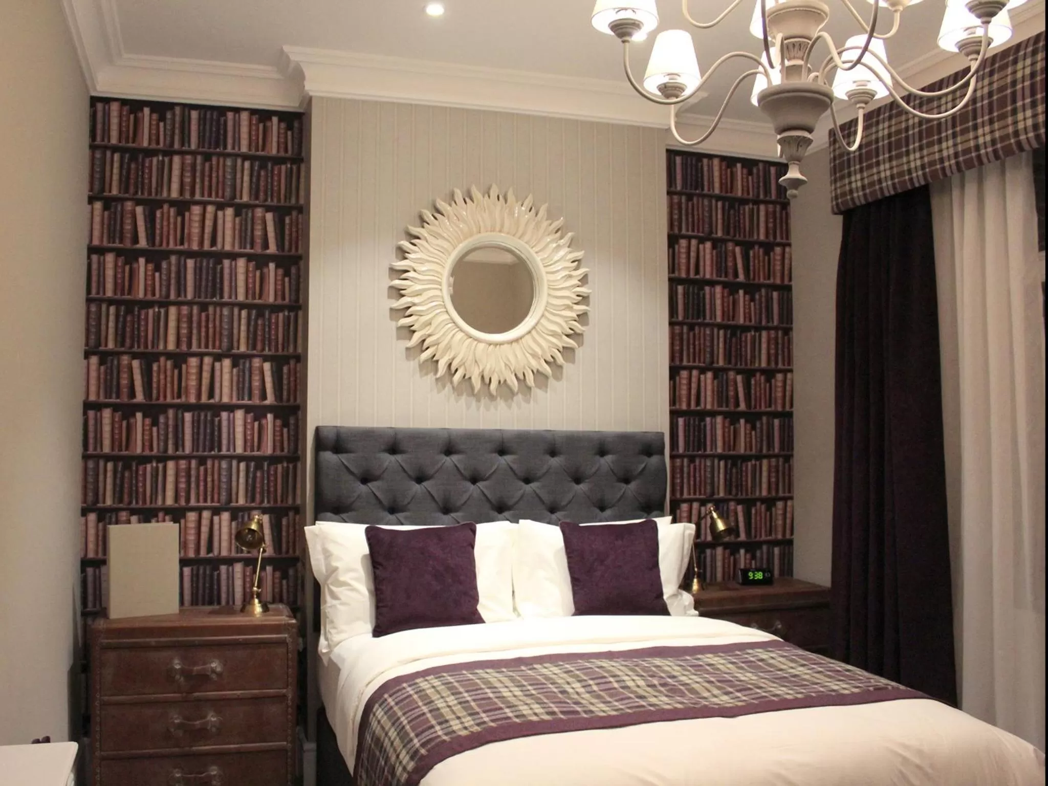 Photo of the whole room, Bed in The One Tun Pub & Rooms