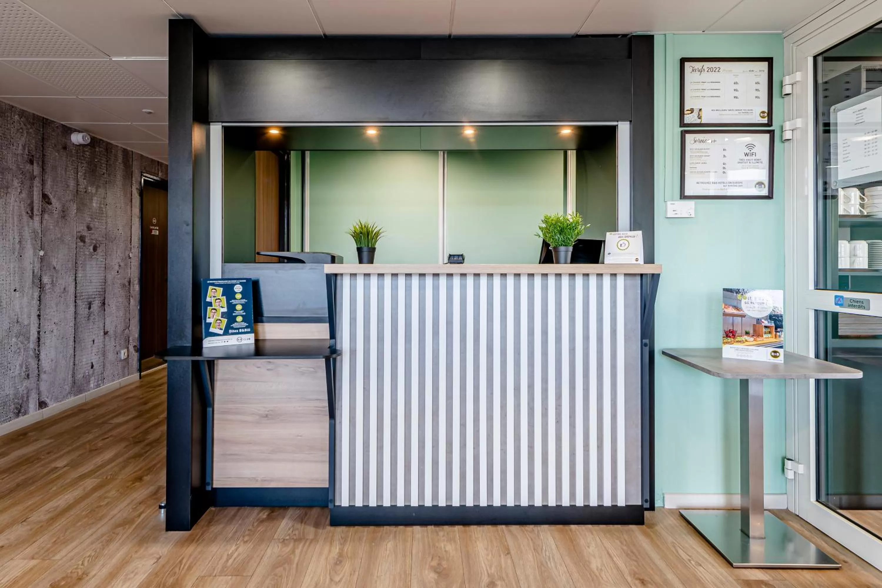 Lobby or reception in B&B HOTEL Bordeaux Talence