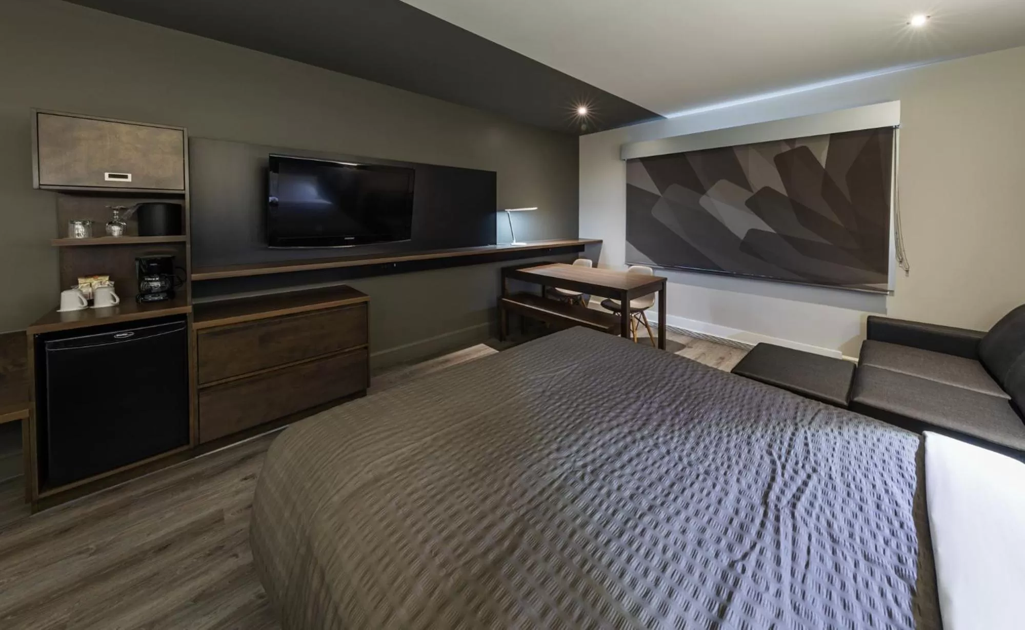 Bed in Hôtel & Suites Normandin Lévis