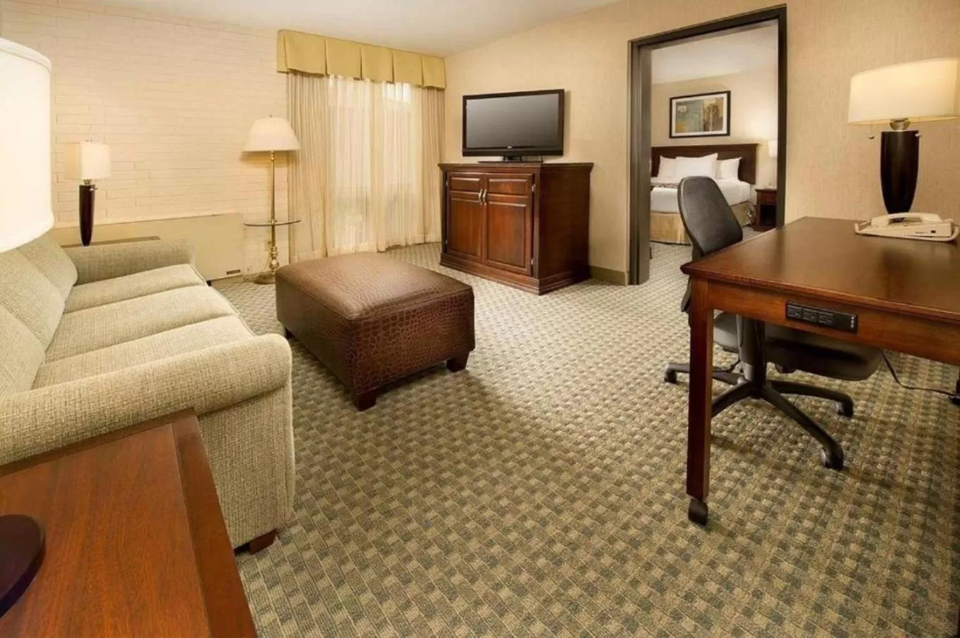 Living room in Hotel Lotus Kansas City Stadium