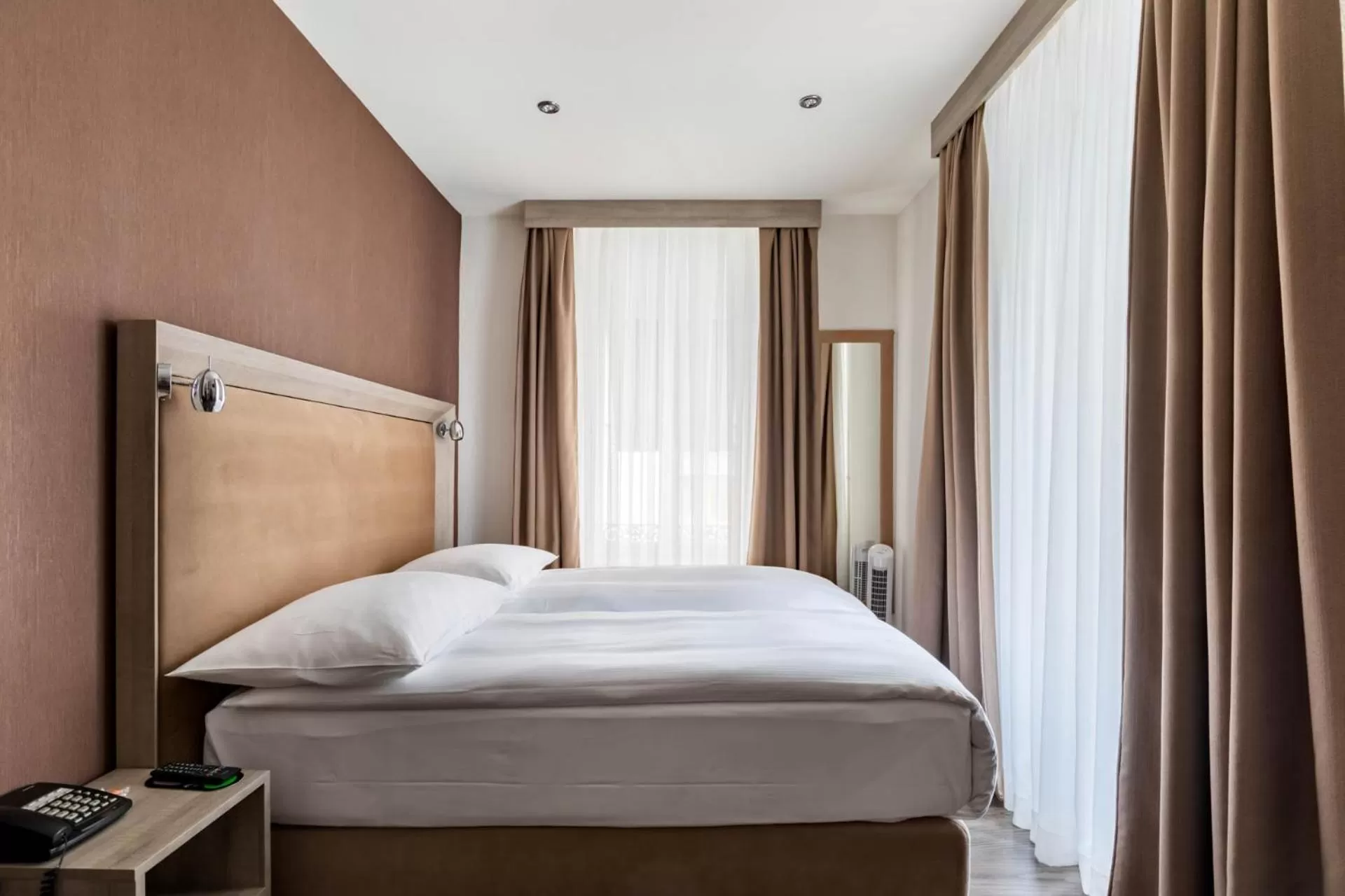 Bedroom in Hotel Strasbourg