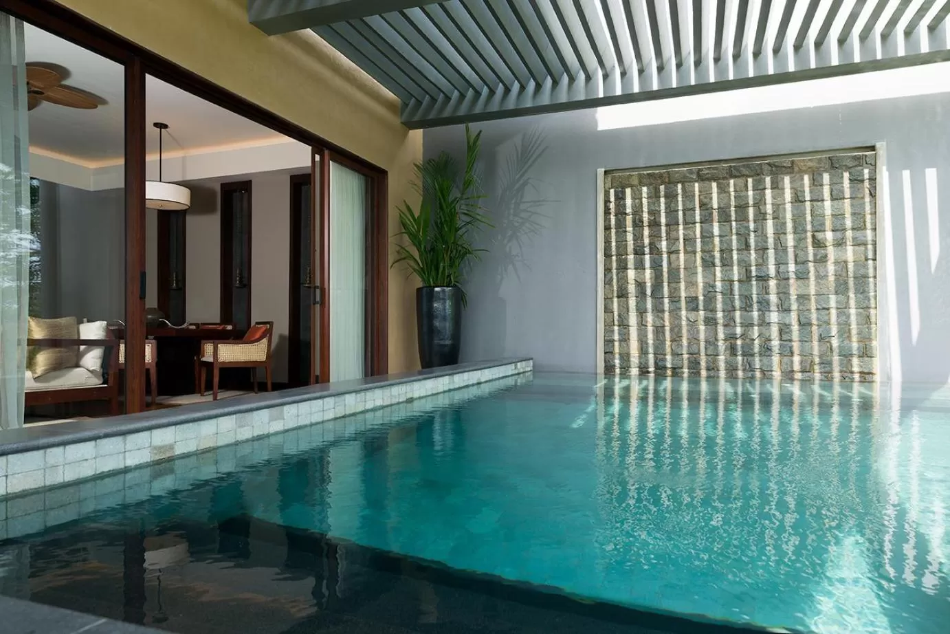 Swimming pool in Anantara Kalutara Resort